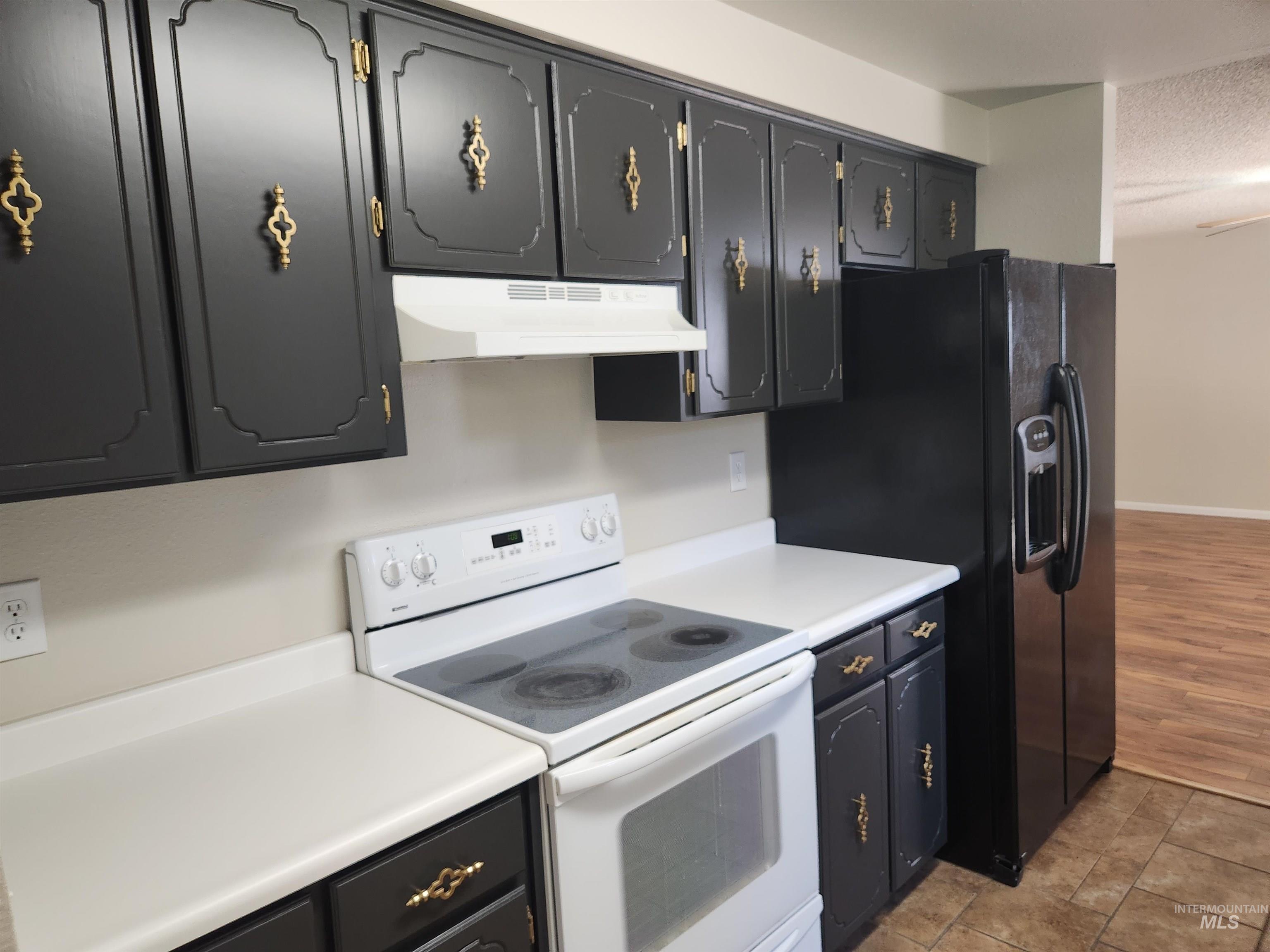 5311 N Marcliffe, Boise, Idaho 83704, 3 Bedrooms, 2 Bathrooms, Residential For Sale, Price $464,900, 98966488