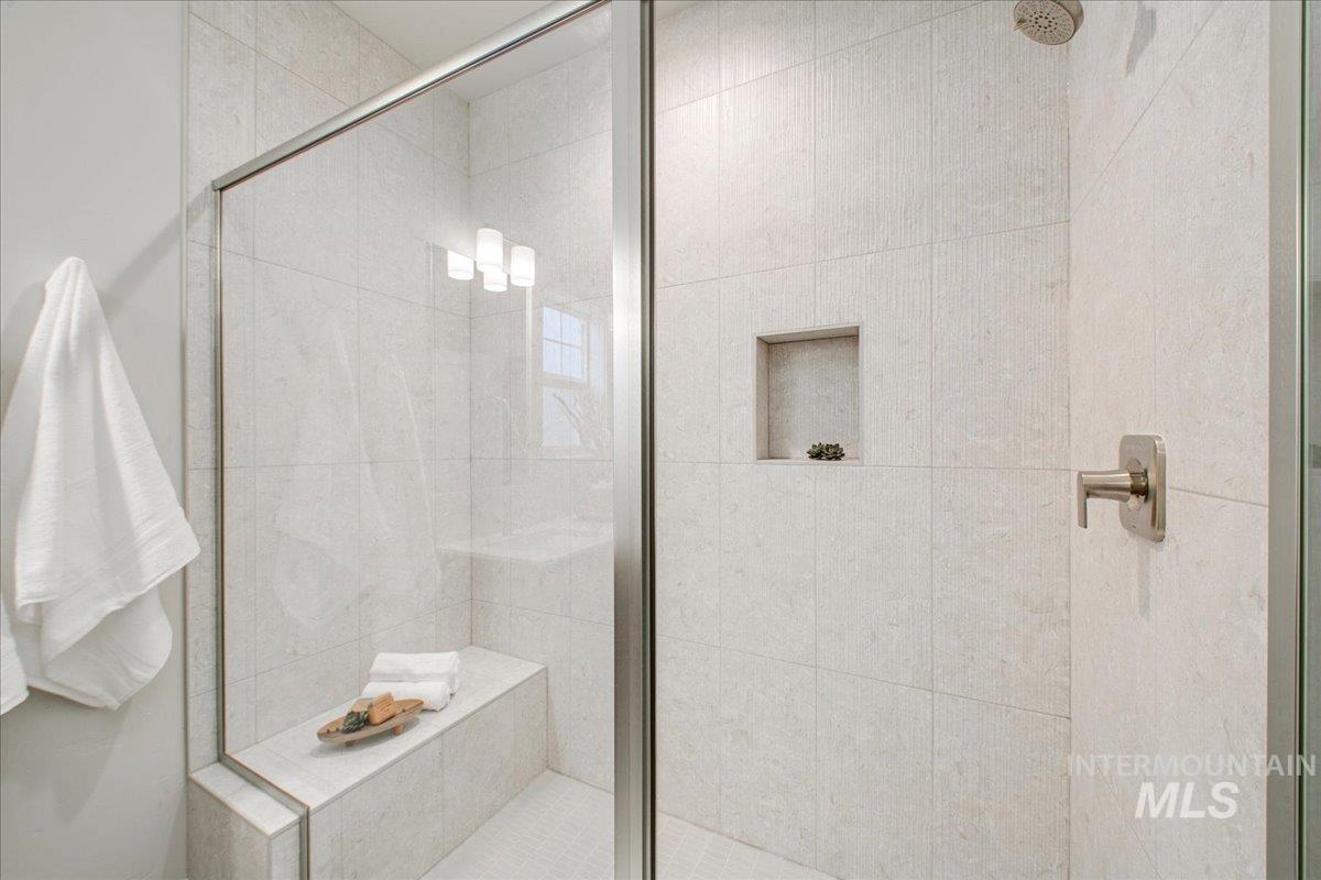 1664 E Cutgrass Ln, Eagle, Idaho 83616, 3 Bedrooms, 2.5 Bathrooms, Residential Income For Sale, Price $582,000, 98966490