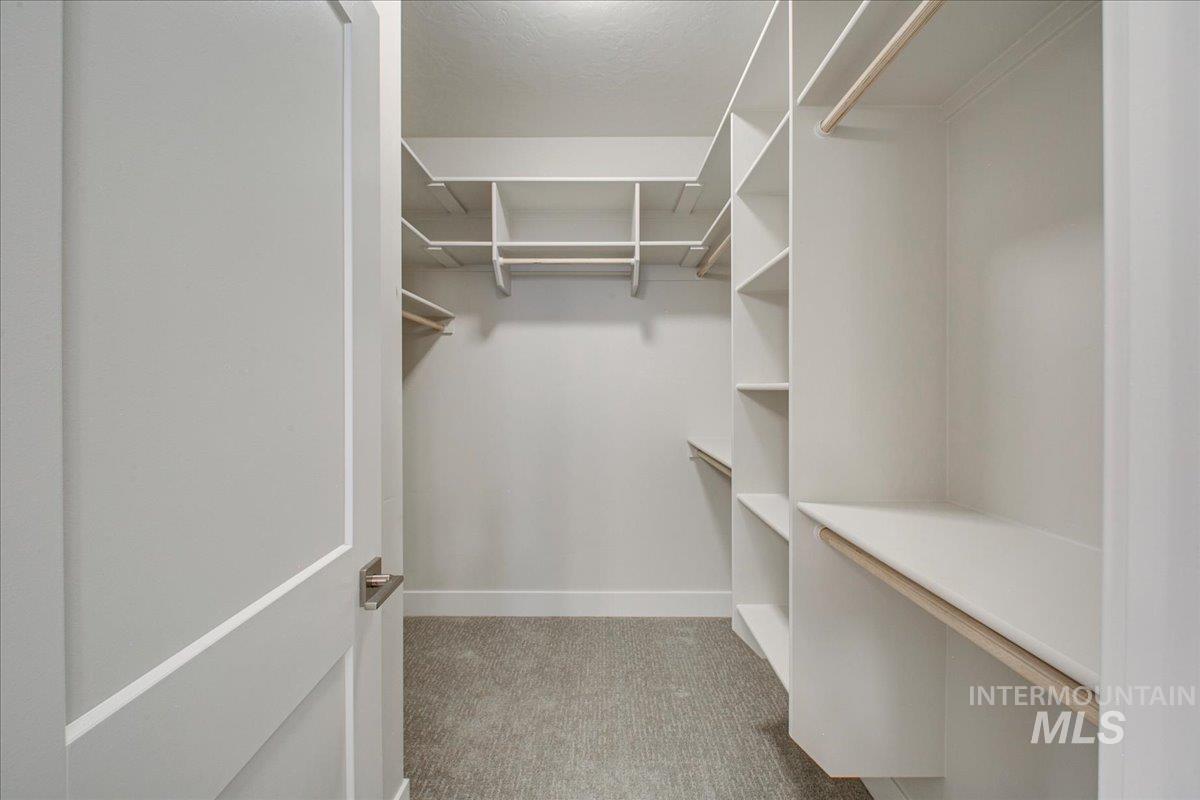 1664 E Cutgrass Ln, Eagle, Idaho 83616, 3 Bedrooms, 2.5 Bathrooms, Residential Income For Sale, Price $582,000, 98966490