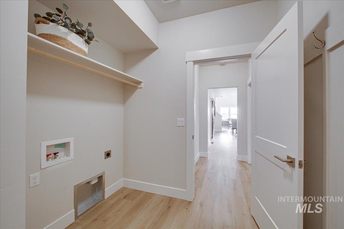 1664 E Cutgrass Ln, Eagle, Idaho 83616, 3 Bedrooms, 2.5 Bathrooms, Residential Income For Sale, Price $582,000, 98966490