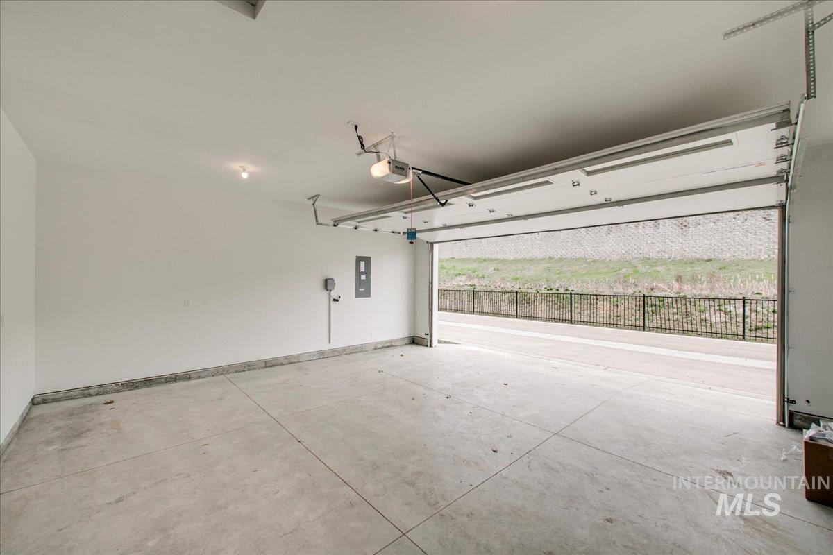 1664 E Cutgrass Ln, Eagle, Idaho 83616, 3 Bedrooms, 2.5 Bathrooms, Residential Income For Sale, Price $582,000, 98966490