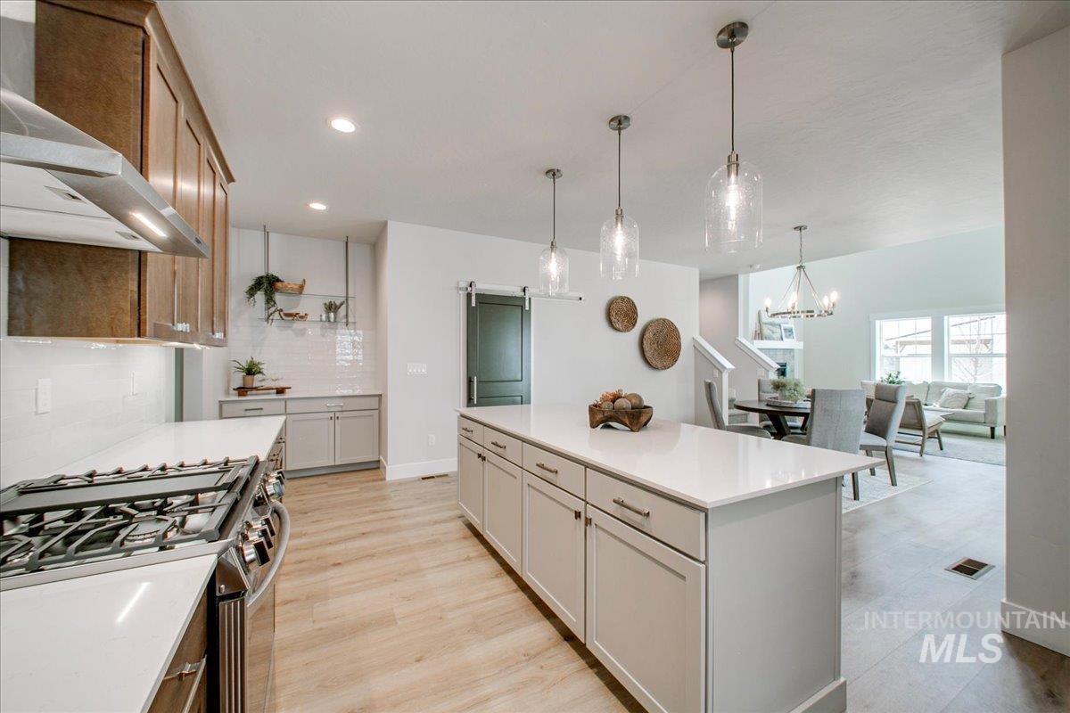 1664 E Cutgrass Ln, Eagle, Idaho 83616, 3 Bedrooms, 2.5 Bathrooms, Residential Income For Sale, Price $582,000, 98966490