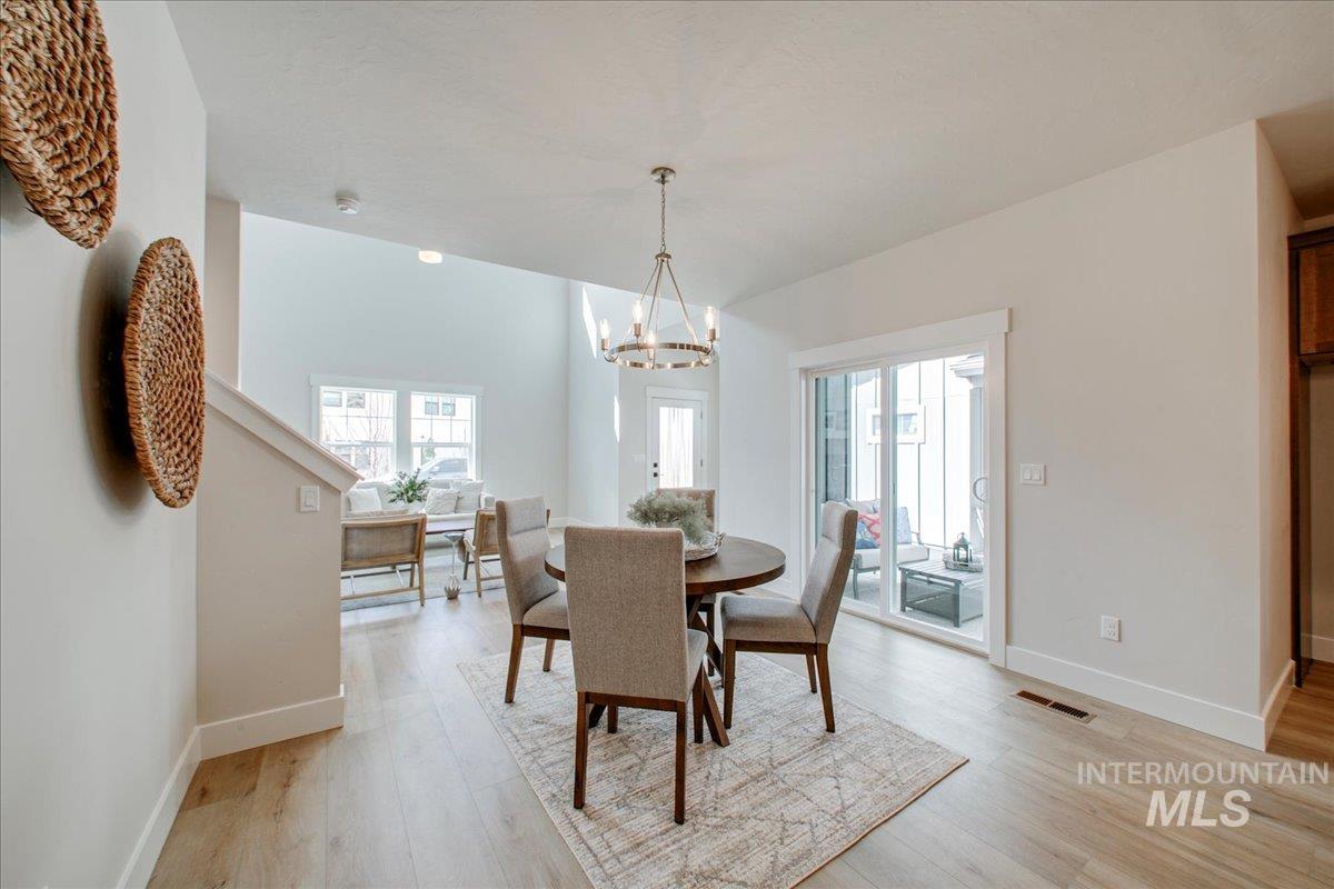 1664 E Cutgrass Ln, Eagle, Idaho 83616, 3 Bedrooms, 2.5 Bathrooms, Residential Income For Sale, Price $582,000, 98966490