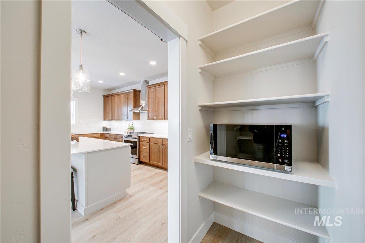 1664 E Cutgrass Ln, Eagle, Idaho 83616, 3 Bedrooms, 2.5 Bathrooms, Residential Income For Sale, Price $582,000, 98966490