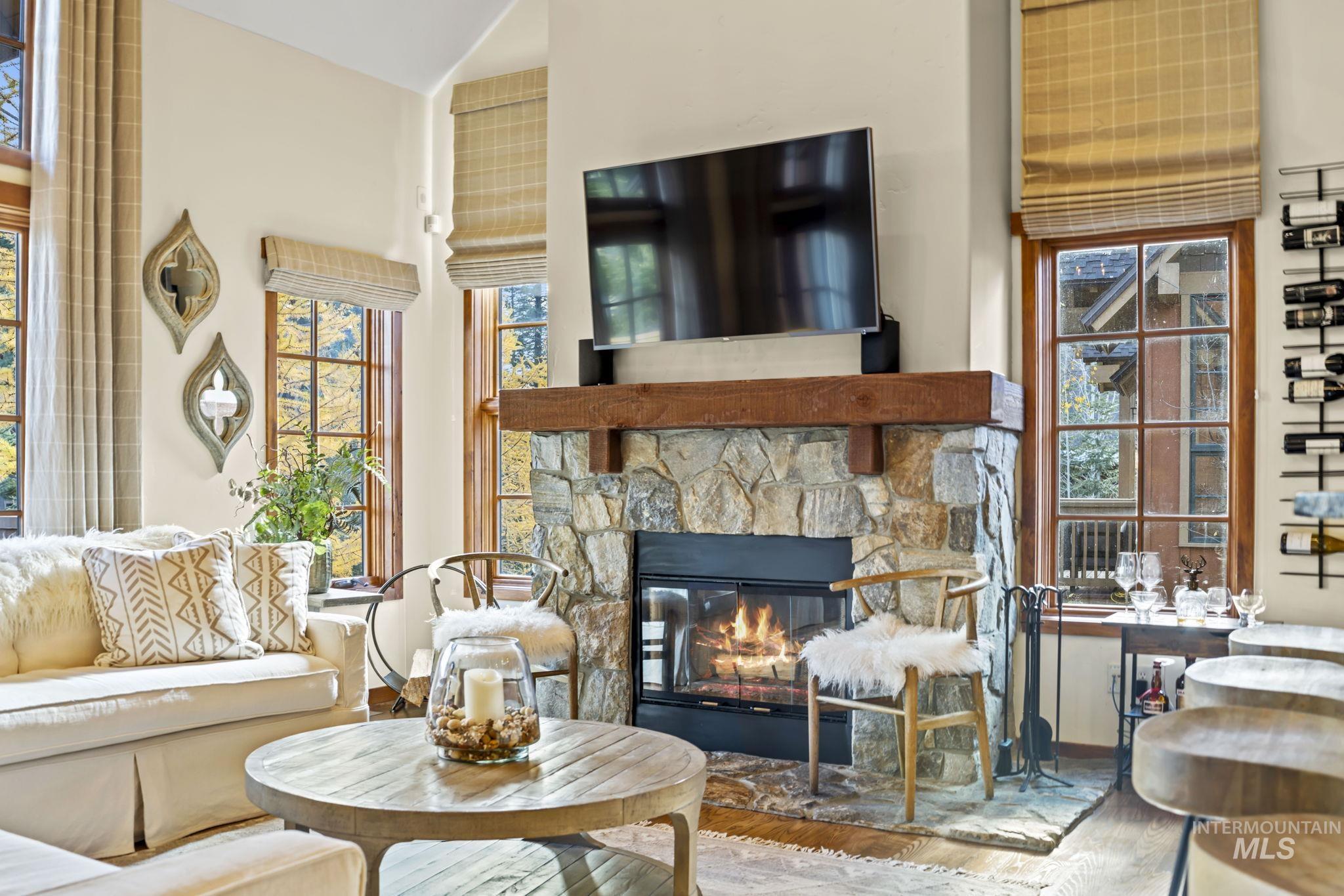 80 Clearwater Ct., Donnelly, Idaho 83615, 3 Bedrooms, 3 Bathrooms, Residential For Sale, Price $1,350,000, 98966491