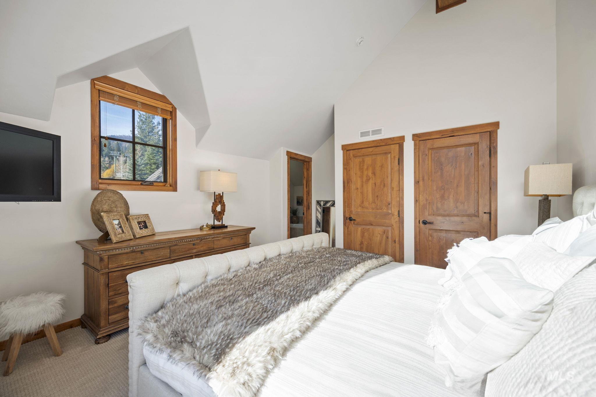 80 Clearwater Ct., Donnelly, Idaho 83615, 3 Bedrooms, 3 Bathrooms, Residential For Sale, Price $1,350,000, 98966491