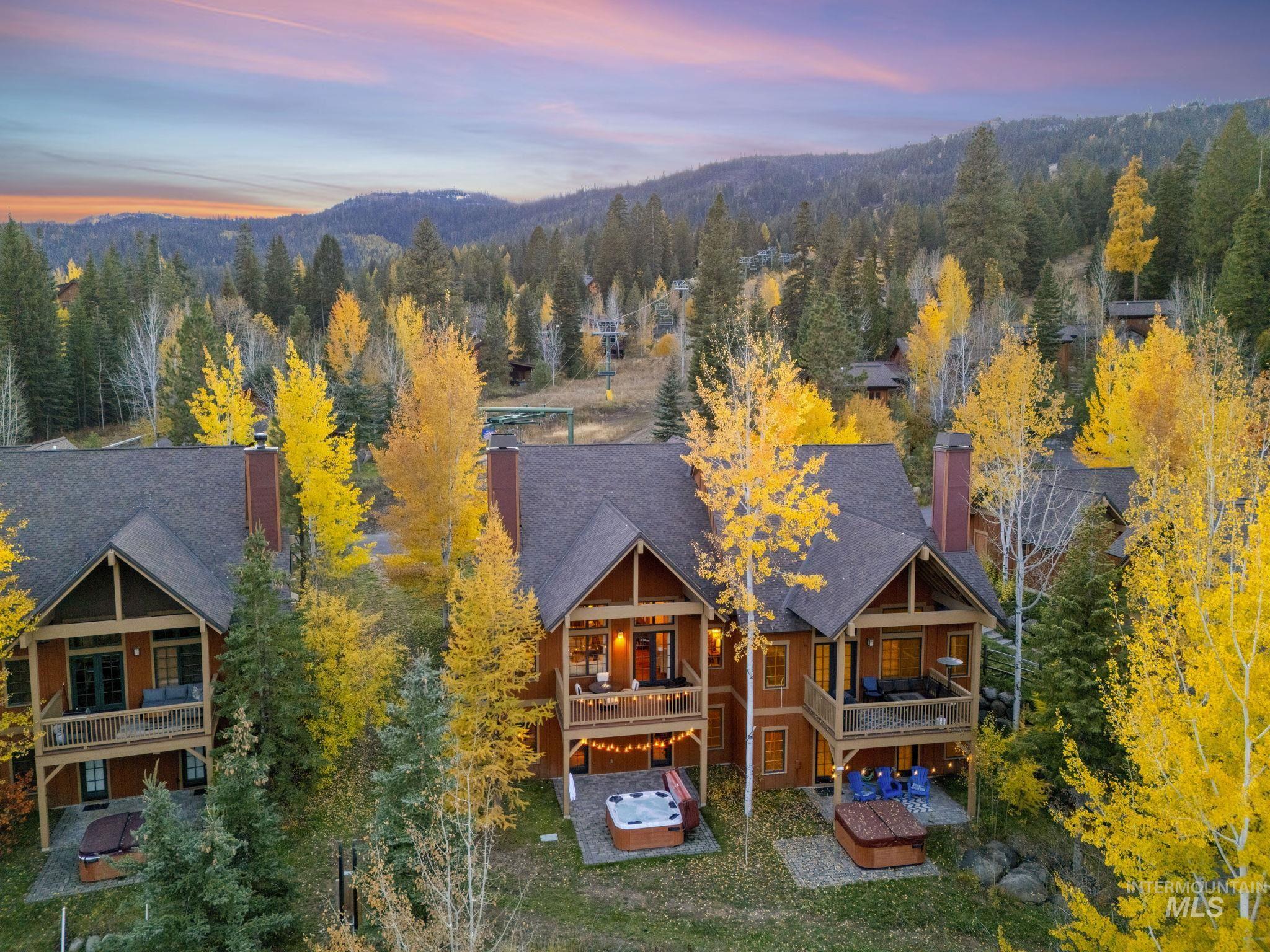 80 Clearwater Ct., Donnelly, Idaho 83615, 3 Bedrooms, 3 Bathrooms, Residential For Sale, Price $1,350,000, 98966491