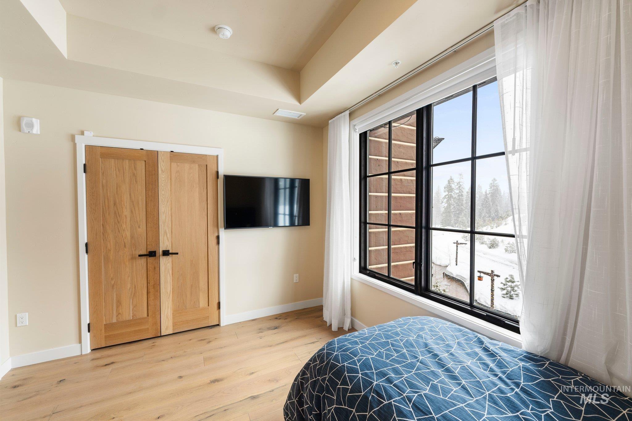 760 Village Drive, Donnelly, Idaho 83615, 2 Bedrooms, 2 Bathrooms, Residential For Sale, Price $999,000, 98966501