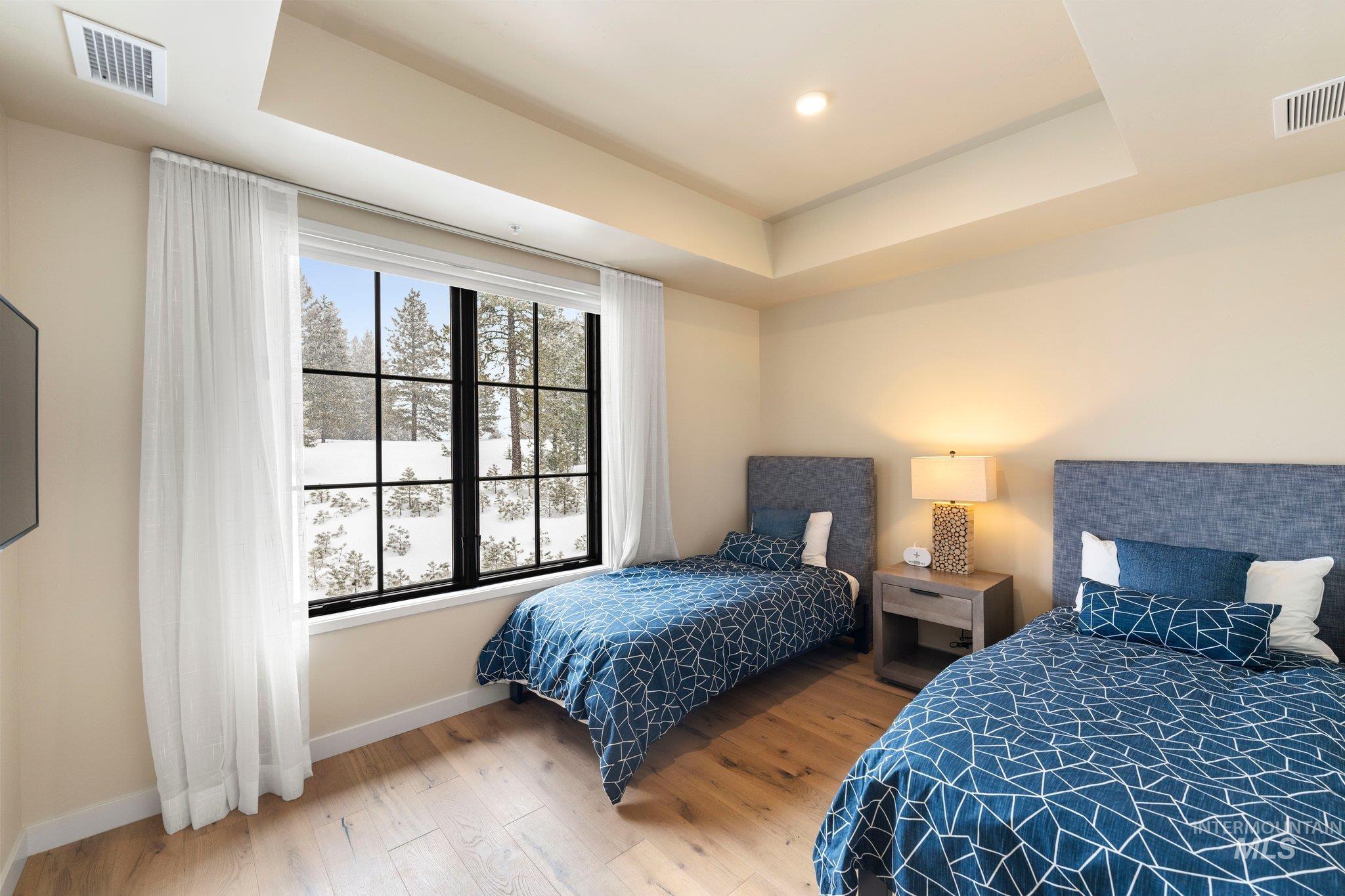 760 Village Drive, Donnelly, Idaho 83615, 2 Bedrooms, 2 Bathrooms, Residential For Sale, Price $999,000, 98966501