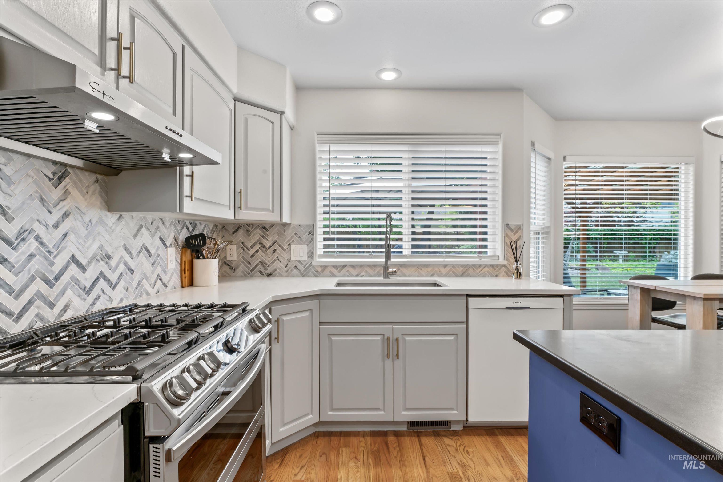 8007 W Scardale Ct., Boise, Idaho 83704, 6 Bedrooms, 4 Bathrooms, Residential For Sale, Price $895,000, 98966506