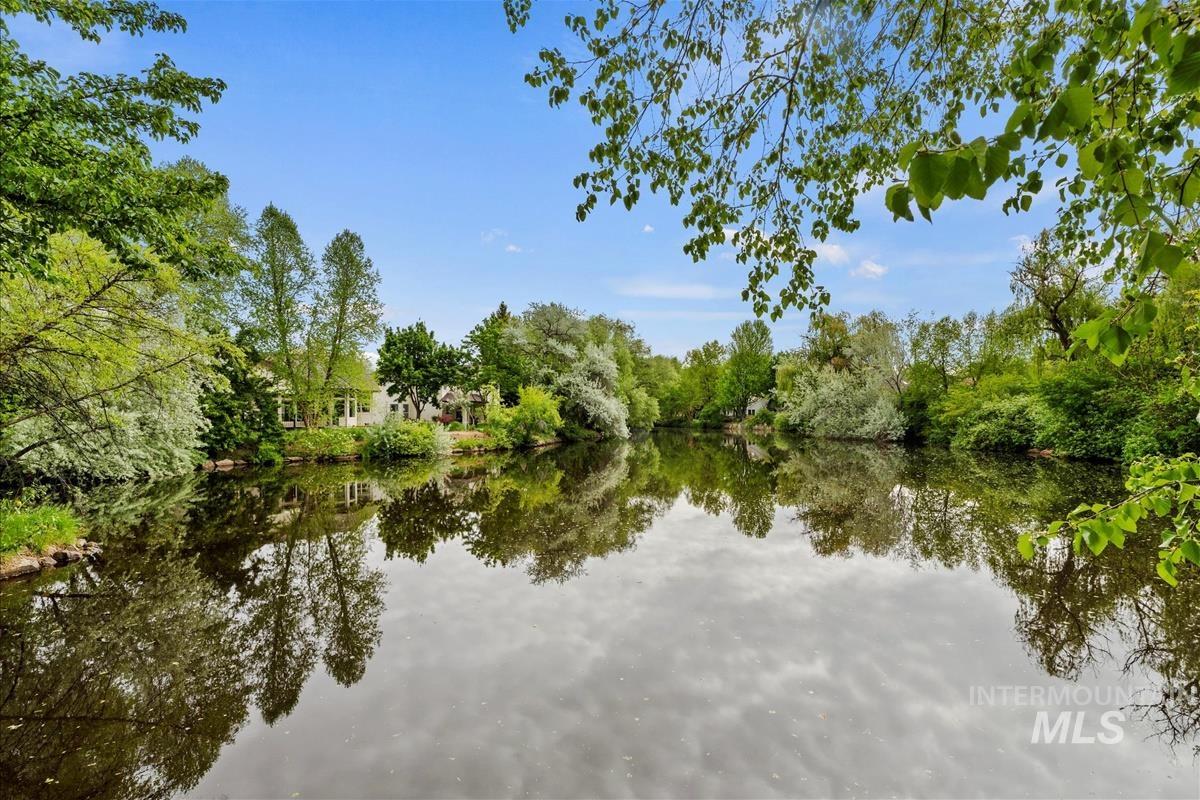 8504 W Pool Ct, Garden City, Idaho 83714, 3 Bedrooms, 2.5 Bathrooms, Residential For Sale, Price $775,000, 98966508