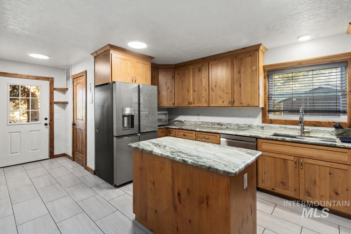 31 Miners Court, Cascade, Idaho 83611, 3 Bedrooms, 2 Bathrooms, Residential For Sale, Price $750,000, 98966516