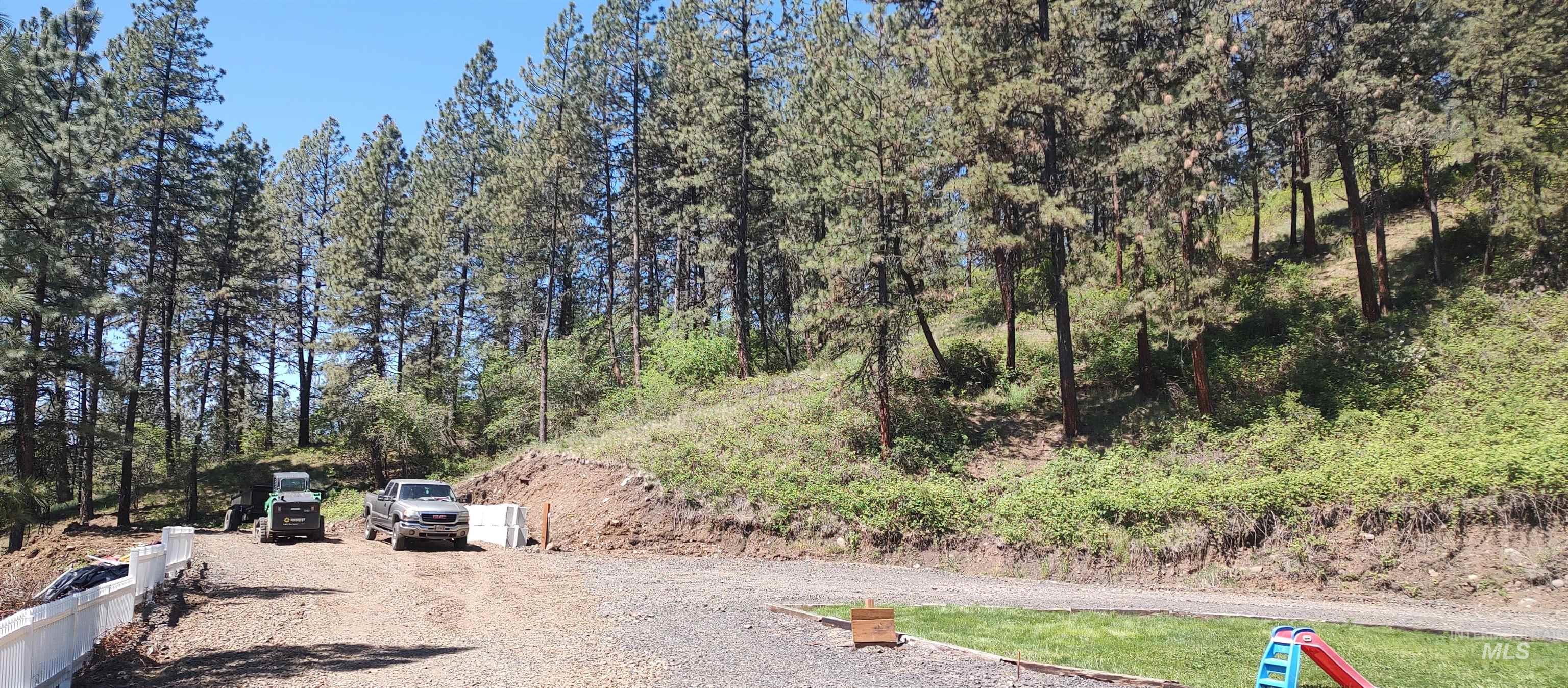 400 Bobcat Drive, Ahsahka, Idaho 83520-2101, 3 Bedrooms, 2 Bathrooms, Residential For Sale, Price $409,700, 98966533