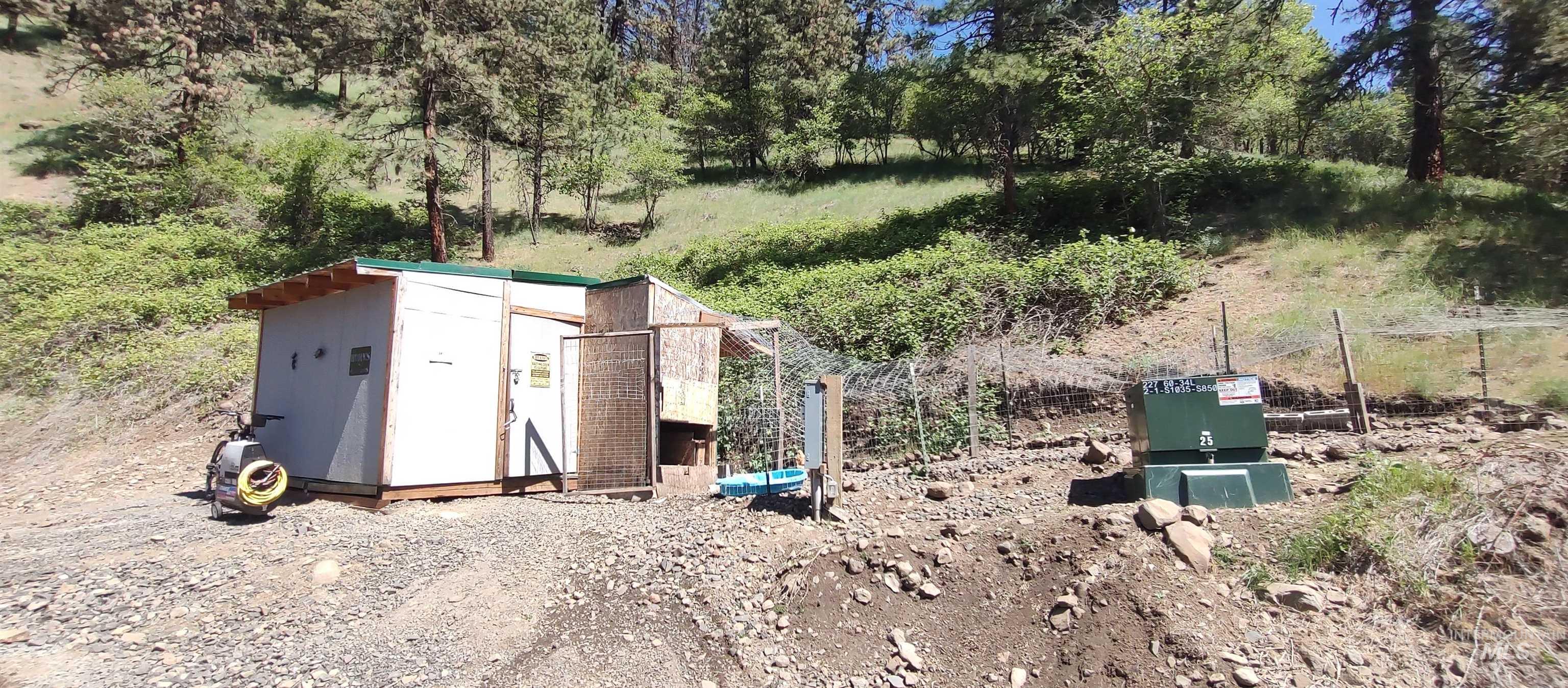 400 Bobcat Drive, Ahsahka, Idaho 83520-2101, 3 Bedrooms, 2 Bathrooms, Residential For Sale, Price $409,700, 98966533