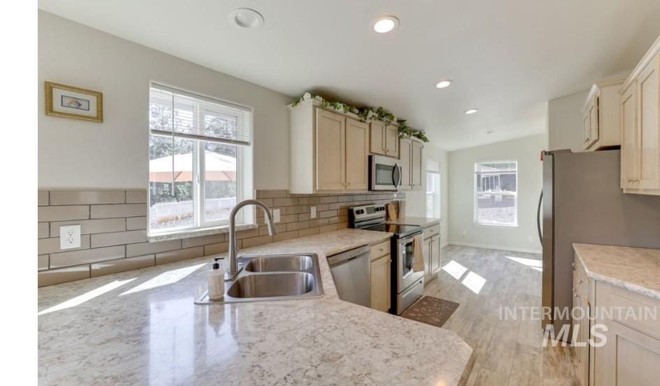 400 Bobcat Drive, Ahsahka, Idaho 83520-2101, 3 Bedrooms, 2 Bathrooms, Residential For Sale, Price $409,700, 98966533