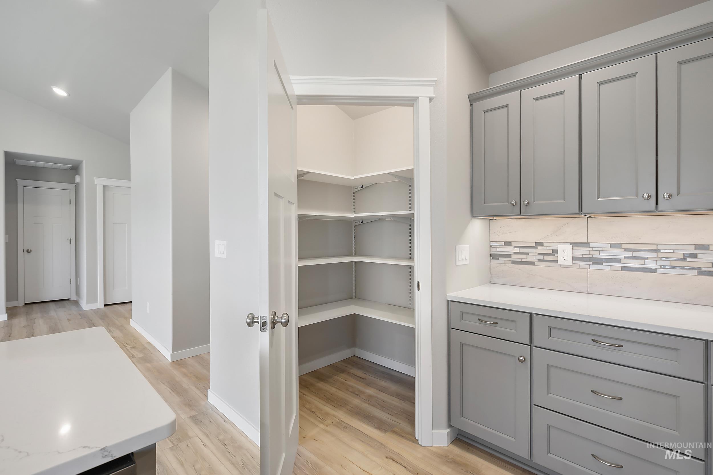 1736 Golden Hills Dr, Lewiston, Idaho 83501, 3 Bedrooms, 2 Bathrooms, Residential For Sale, Price $477,500, 98966542