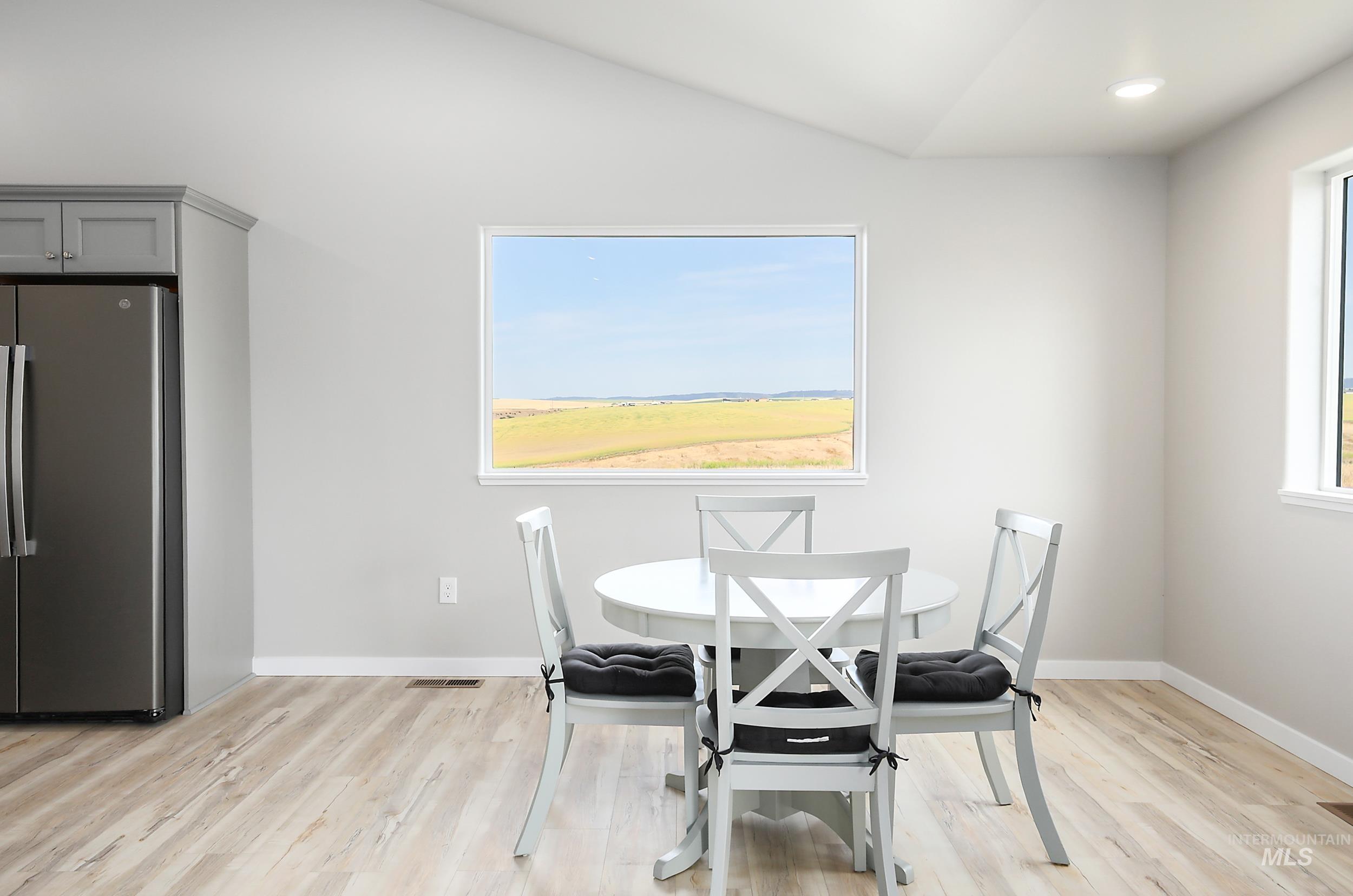 1736 Golden Hills Dr, Lewiston, Idaho 83501, 3 Bedrooms, 2 Bathrooms, Residential For Sale, Price $477,500, 98966542