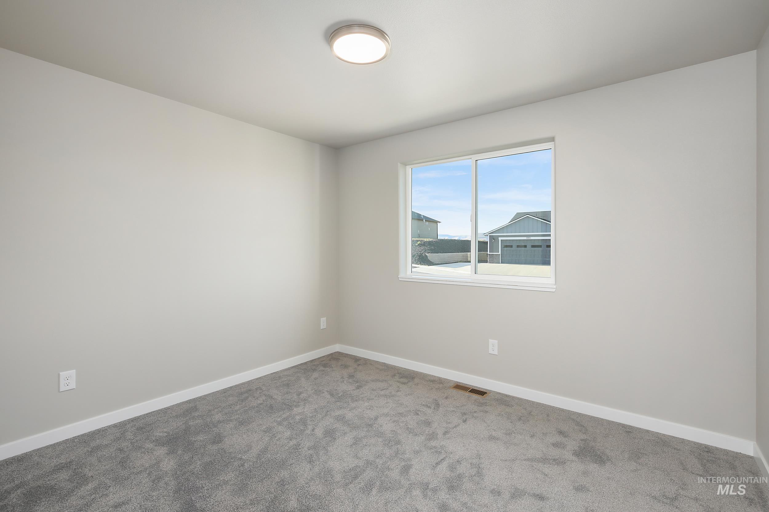 1736 Golden Hills Dr, Lewiston, Idaho 83501, 3 Bedrooms, 2 Bathrooms, Residential For Sale, Price $477,500, 98966542