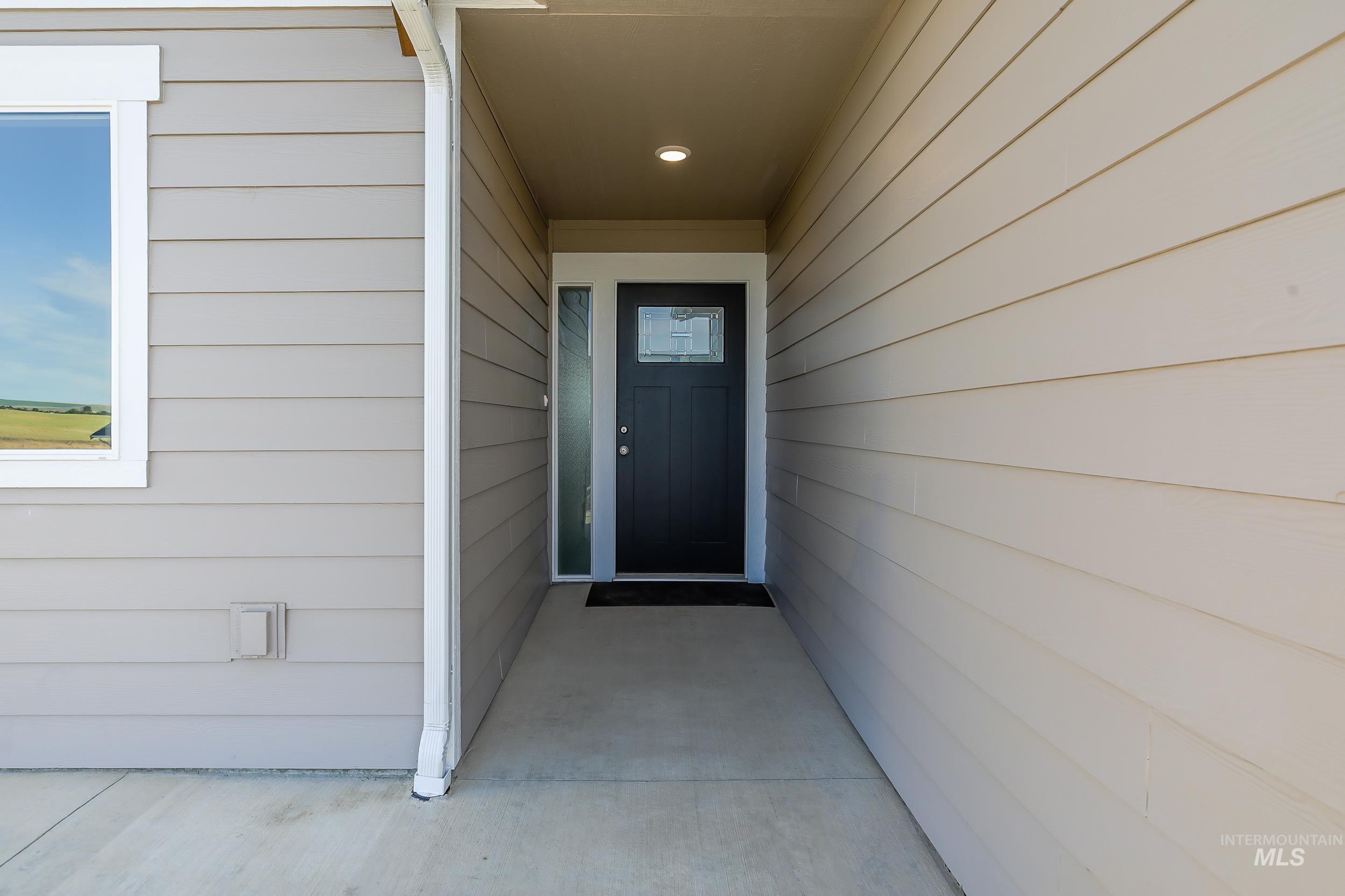 1736 Golden Hills Dr, Lewiston, Idaho 83501, 3 Bedrooms, 2 Bathrooms, Residential For Sale, Price $477,500, 98966542