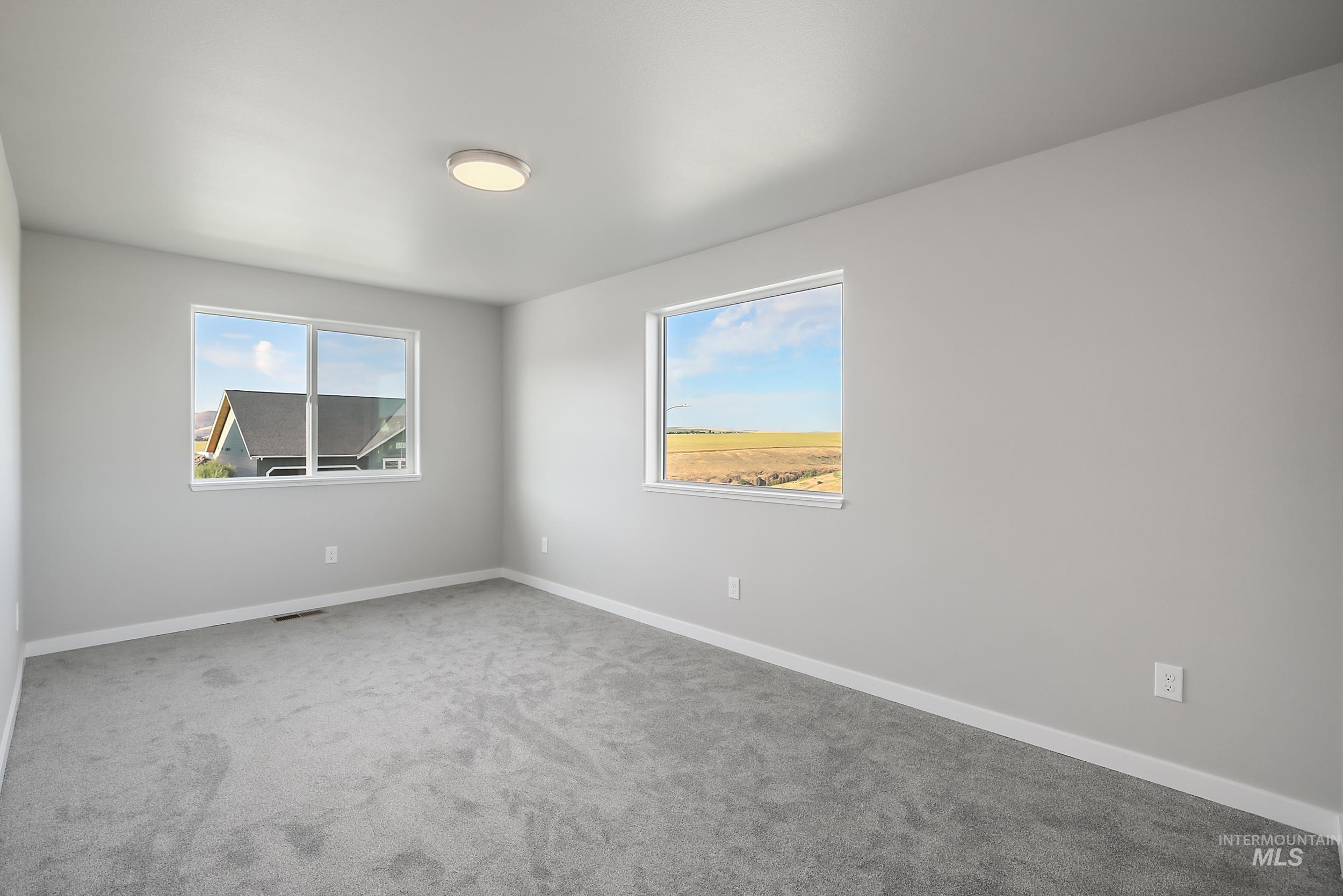 1736 Golden Hills Dr, Lewiston, Idaho 83501, 3 Bedrooms, 2 Bathrooms, Residential For Sale, Price $477,500, 98966542