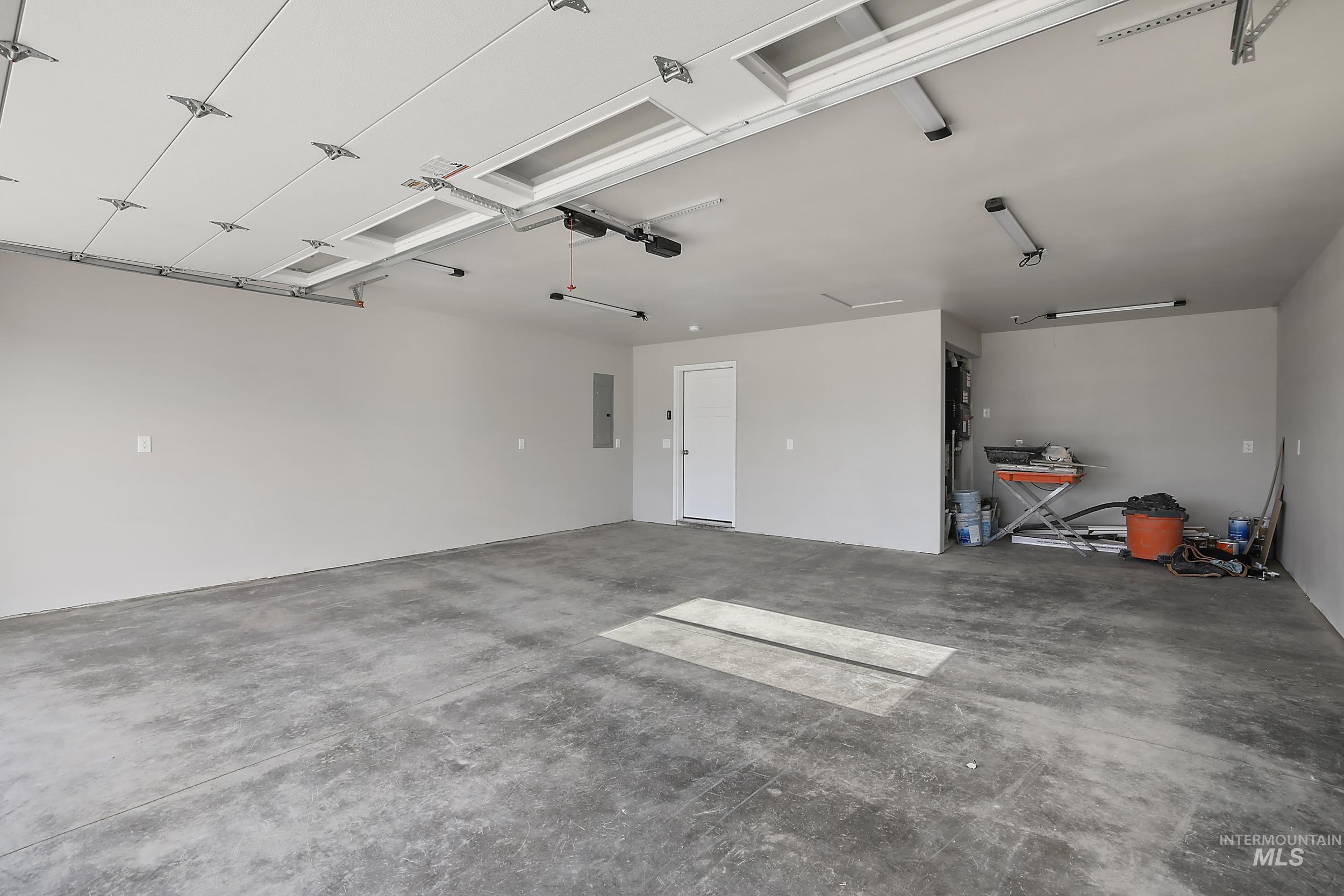 1736 Golden Hills Dr, Lewiston, Idaho 83501, 3 Bedrooms, 2 Bathrooms, Residential For Sale, Price $477,500, 98966542