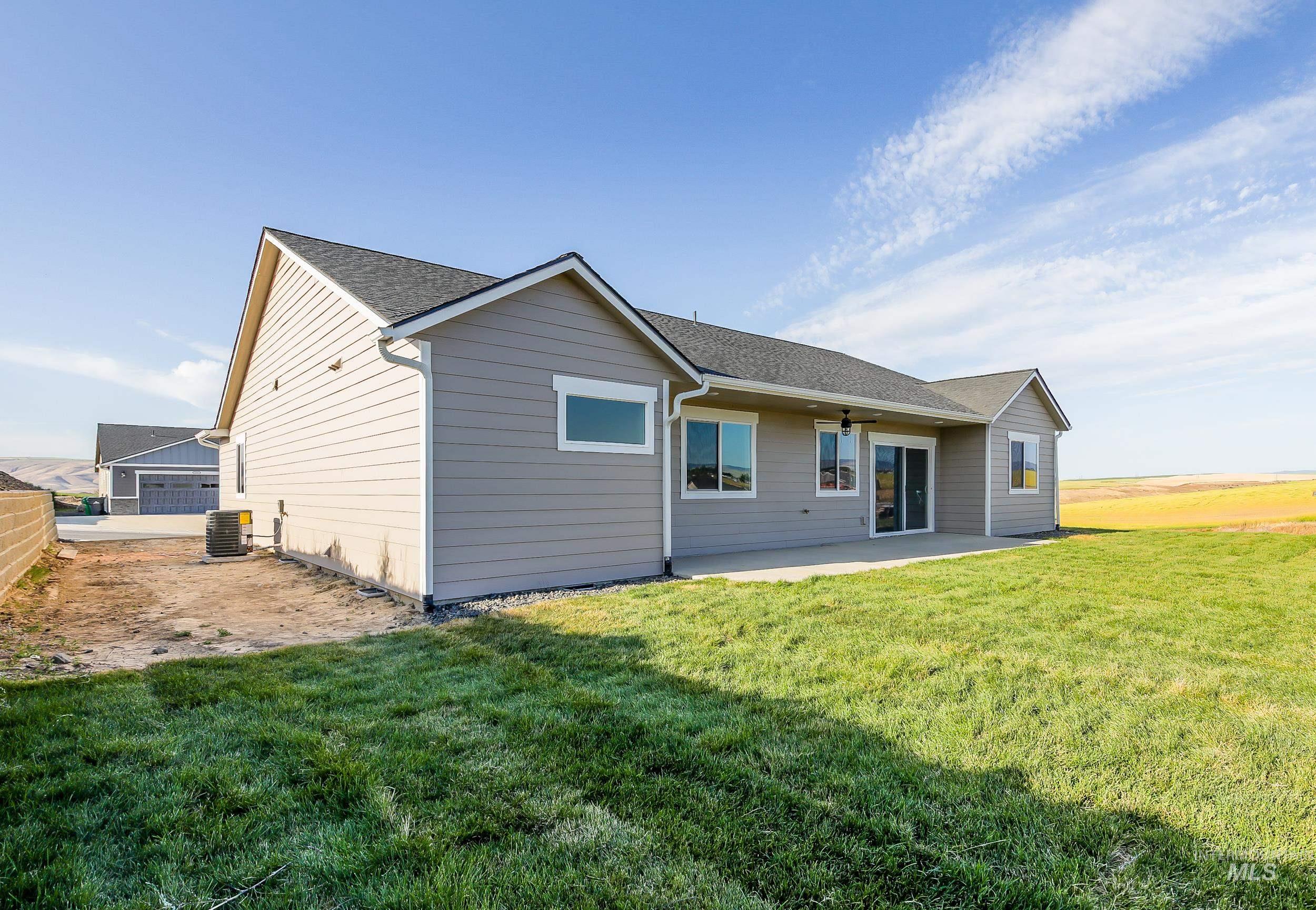 1736 Golden Hills Dr, Lewiston, Idaho 83501, 3 Bedrooms, 2 Bathrooms, Residential For Sale, Price $477,500, 98966542