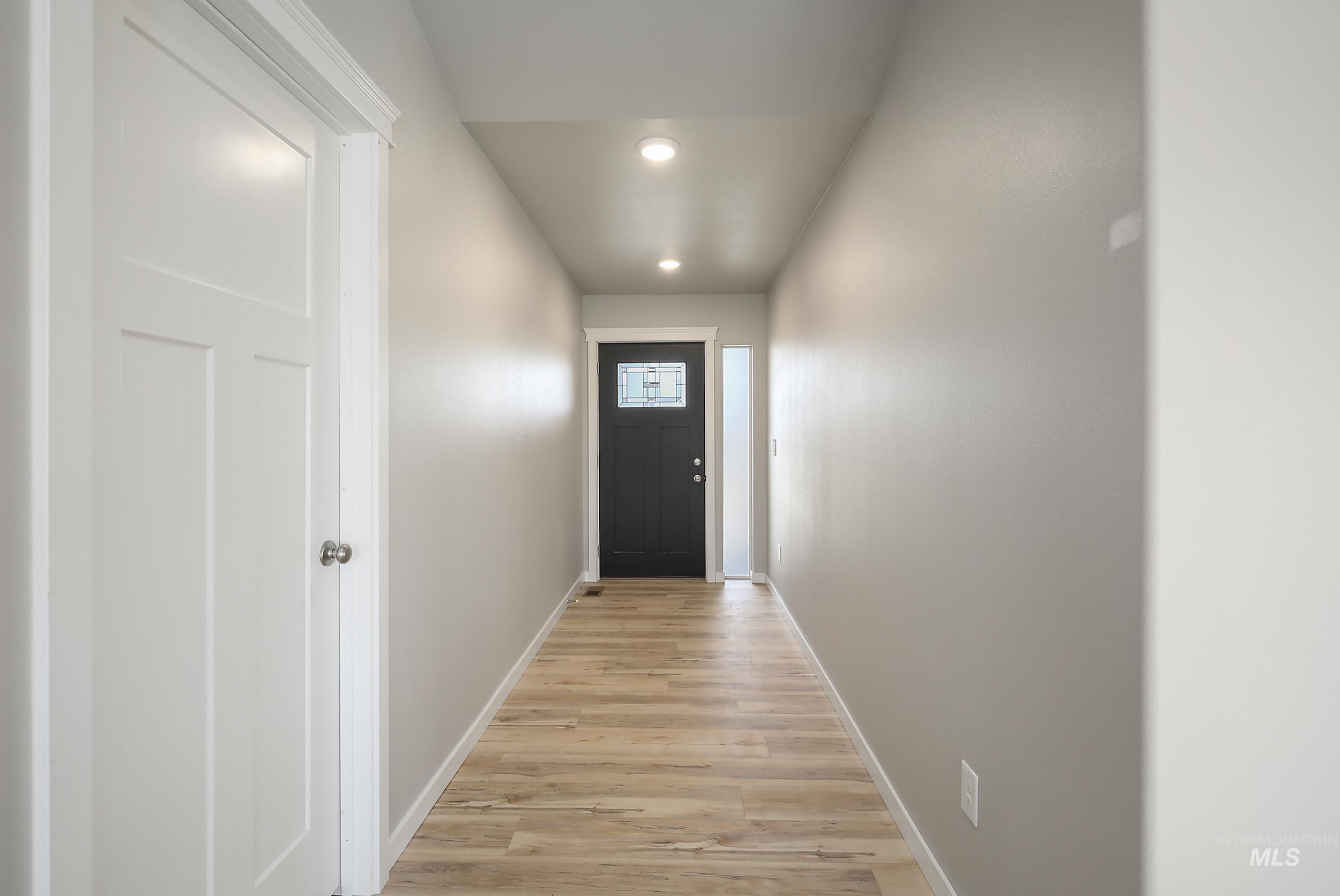 1736 Golden Hills Dr, Lewiston, Idaho 83501, 3 Bedrooms, 2 Bathrooms, Residential For Sale, Price $477,500, 98966542