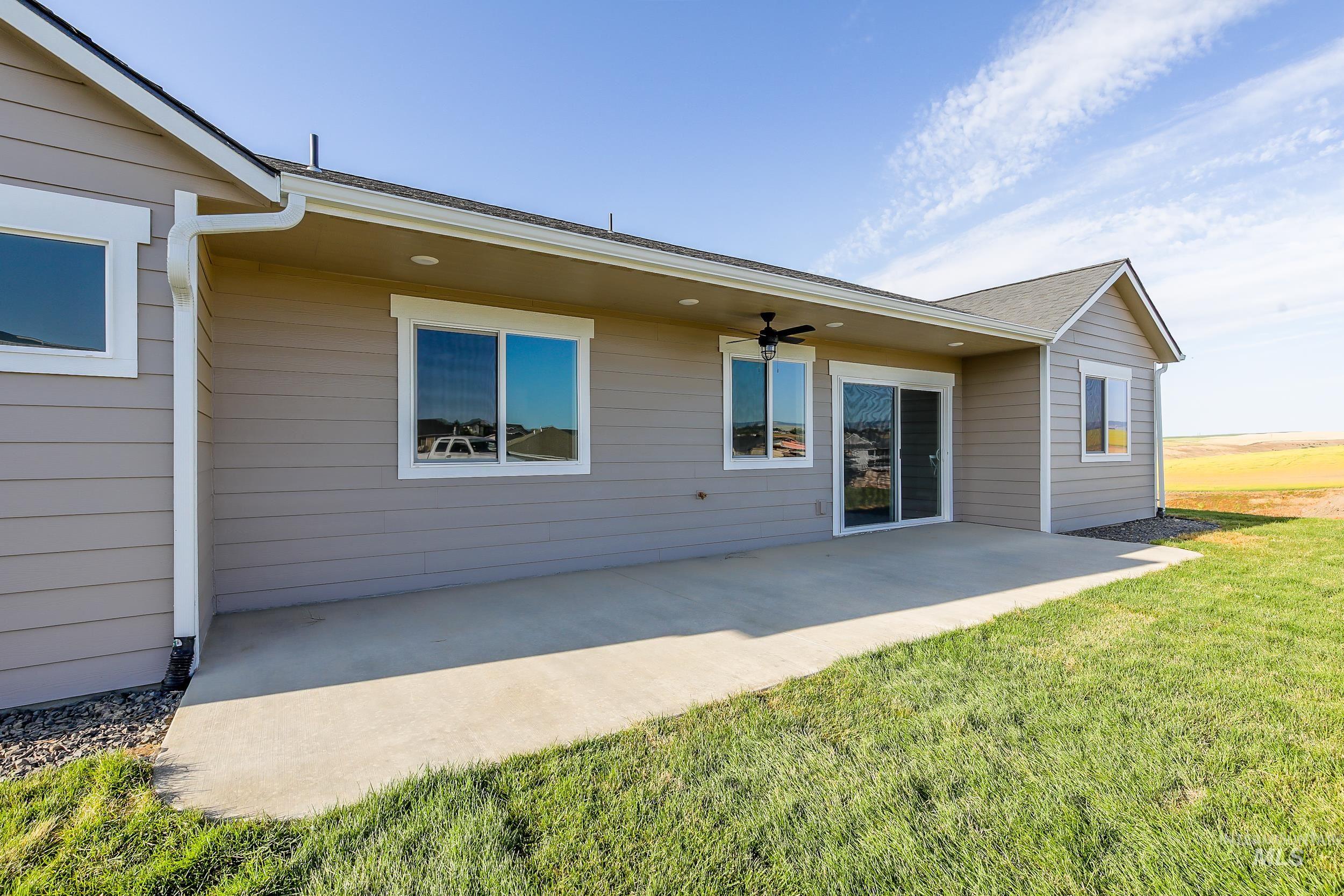 1736 Golden Hills Dr, Lewiston, Idaho 83501, 3 Bedrooms, 2 Bathrooms, Residential For Sale, Price $477,500, 98966542