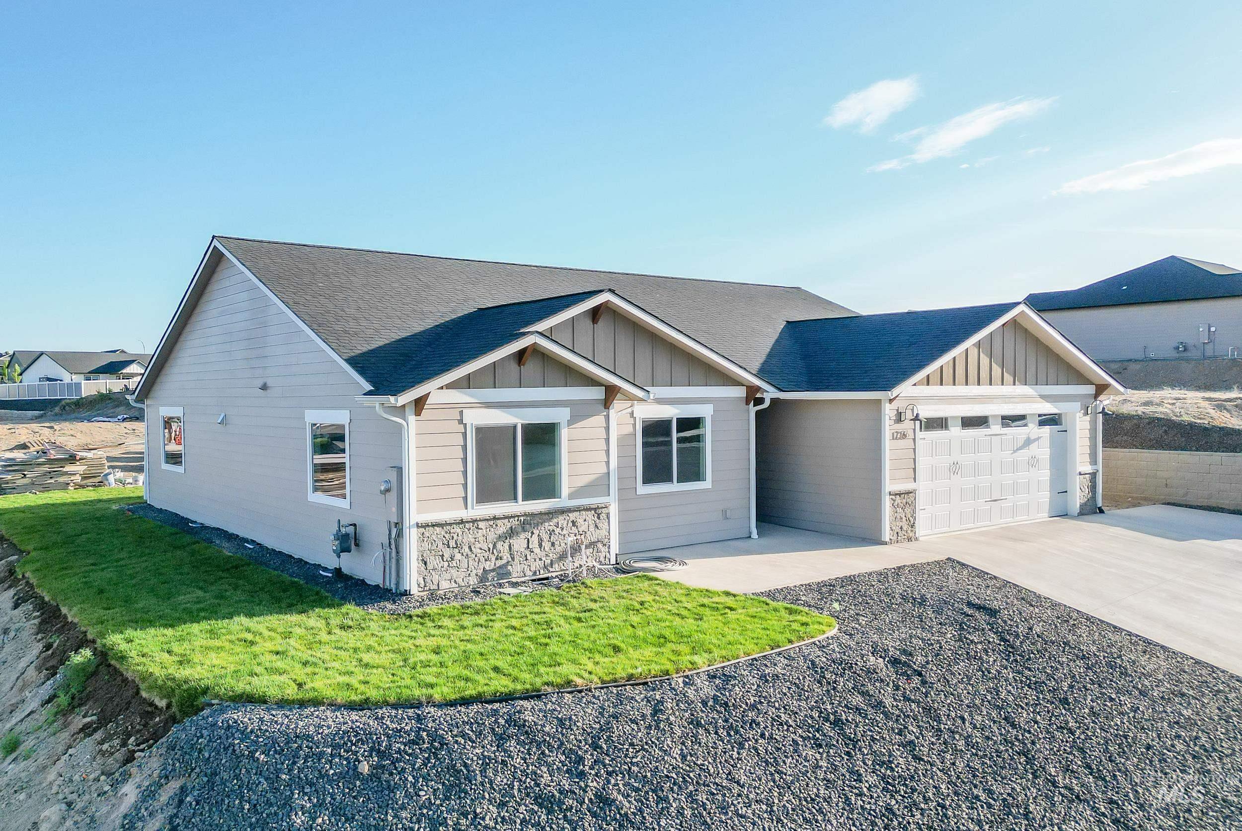 1736 Golden Hills Dr, Lewiston, Idaho 83501, 3 Bedrooms, 2 Bathrooms, Residential For Sale, Price $477,500, 98966542