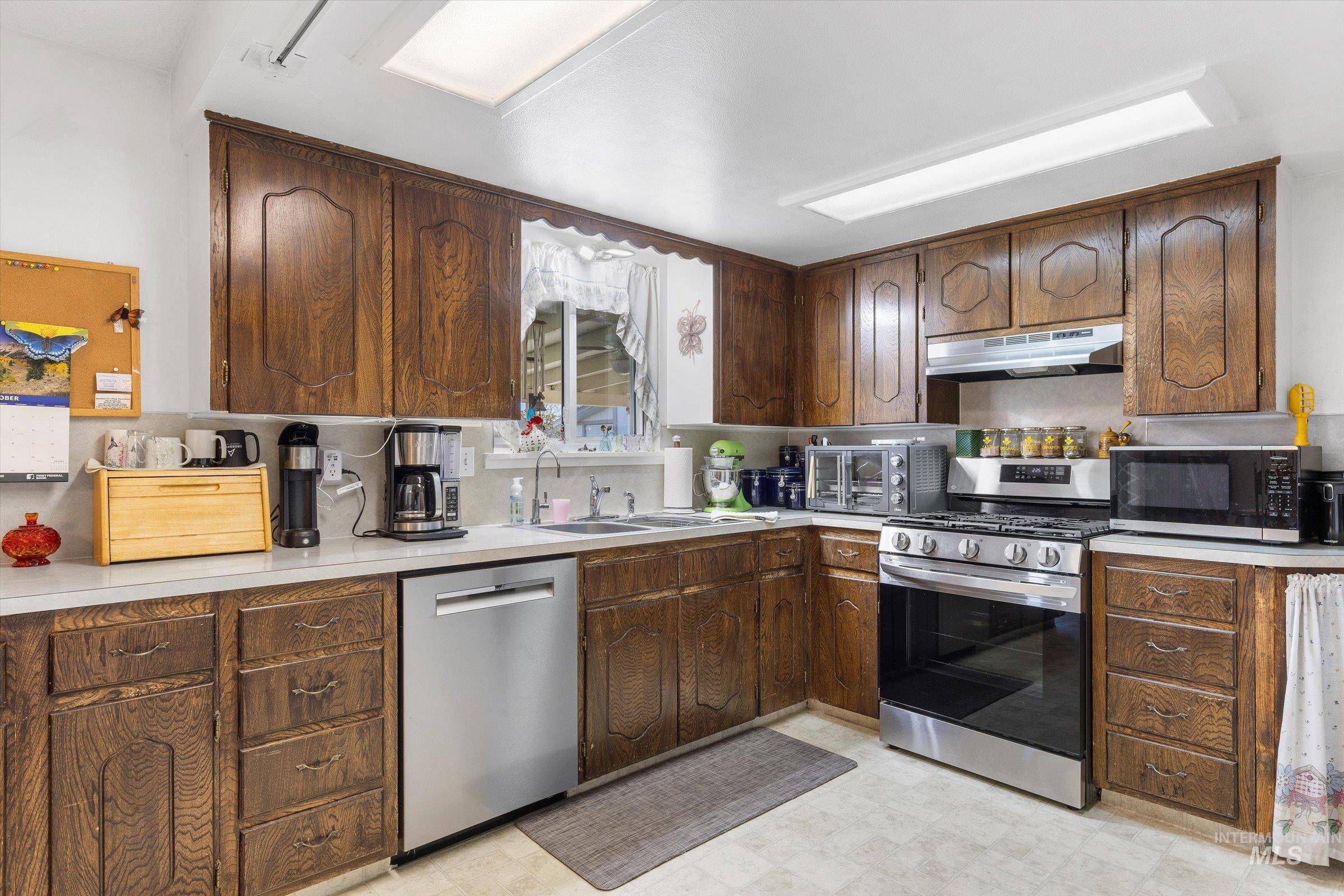 1222 Teton, Caldwell, Idaho 83605, 3 Bedrooms, 1 Bathroom, Residential For Sale, Price $380,000, 98966551