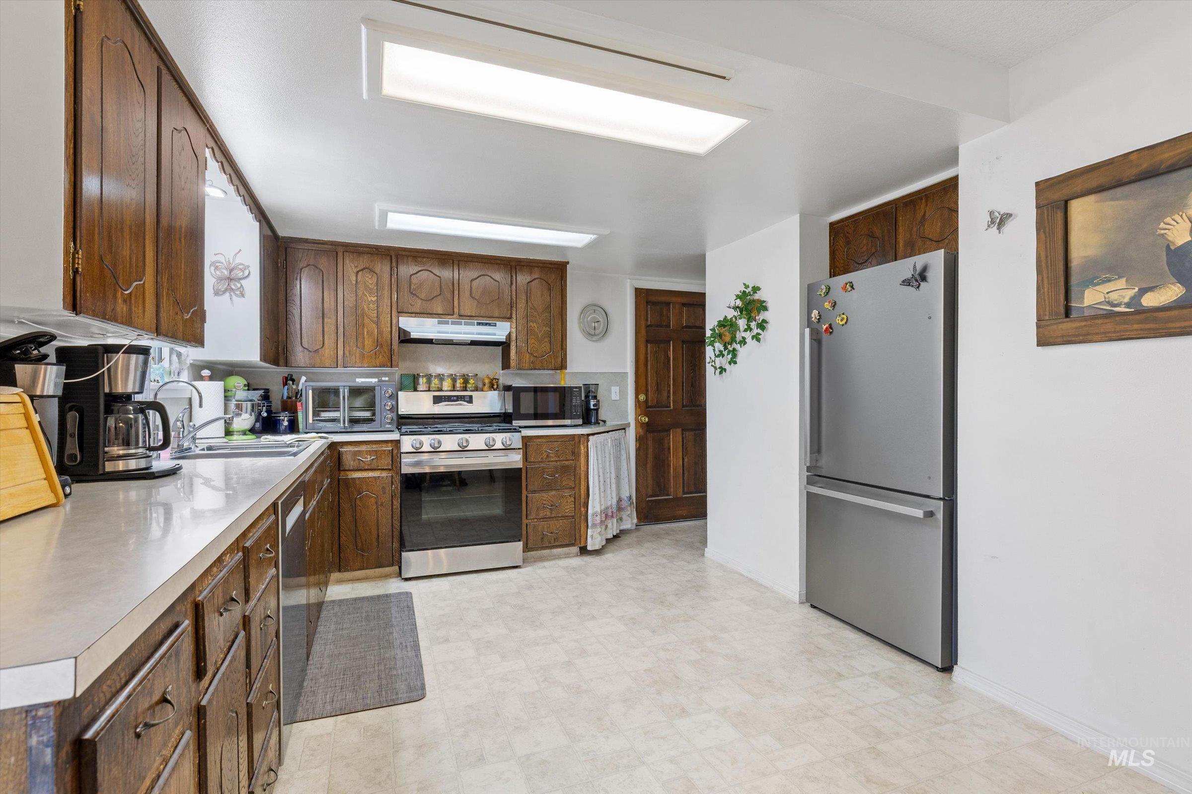 1222 Teton, Caldwell, Idaho 83605, 3 Bedrooms, 1 Bathroom, Residential For Sale, Price $380,000, 98966551