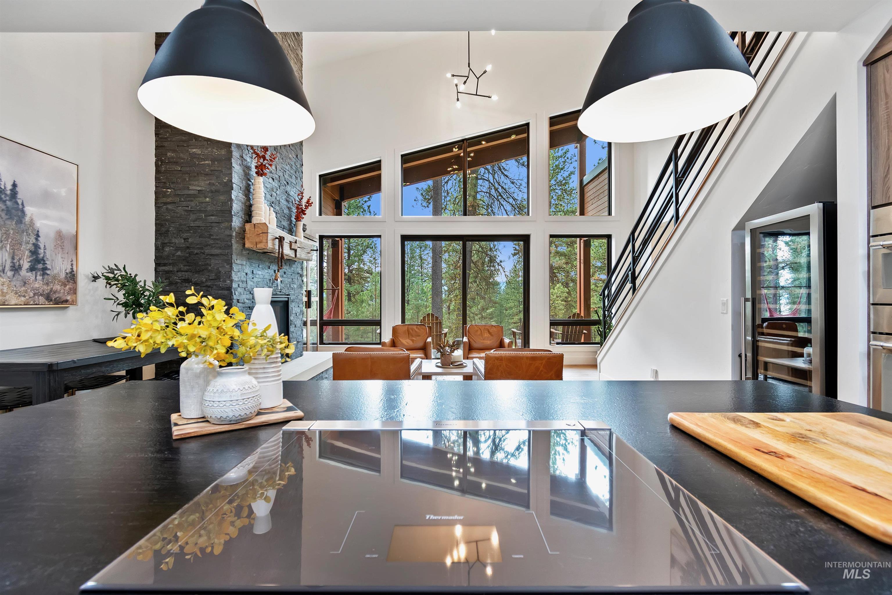 13322 Vili Rd, McCall, Idaho 83638, 3 Bedrooms, 3 Bathrooms, Residential For Sale, Price $1,250,000, 98966552