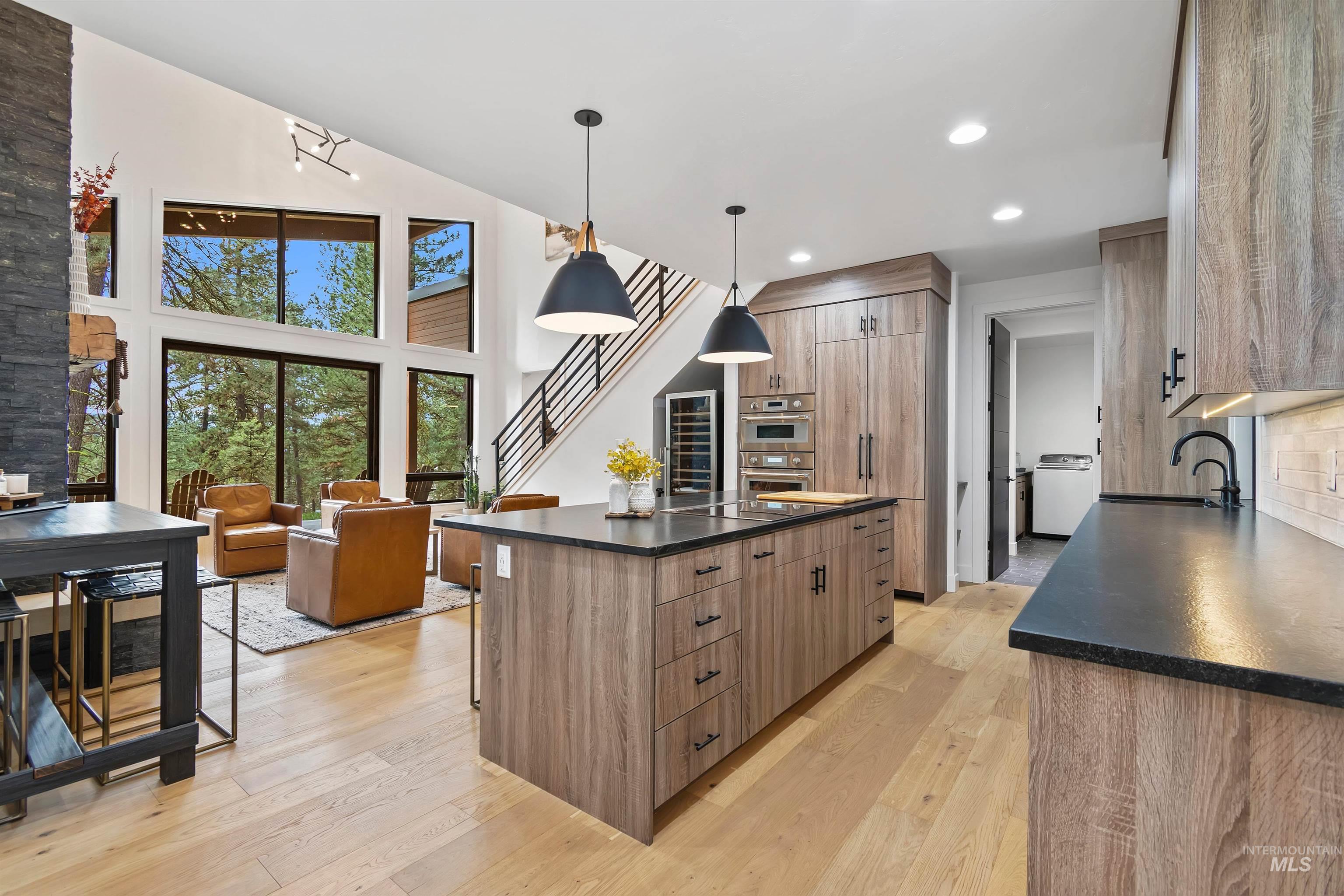 13322 Vili Rd, McCall, Idaho 83638, 3 Bedrooms, 3 Bathrooms, Residential For Sale, Price $1,250,000, 98966552