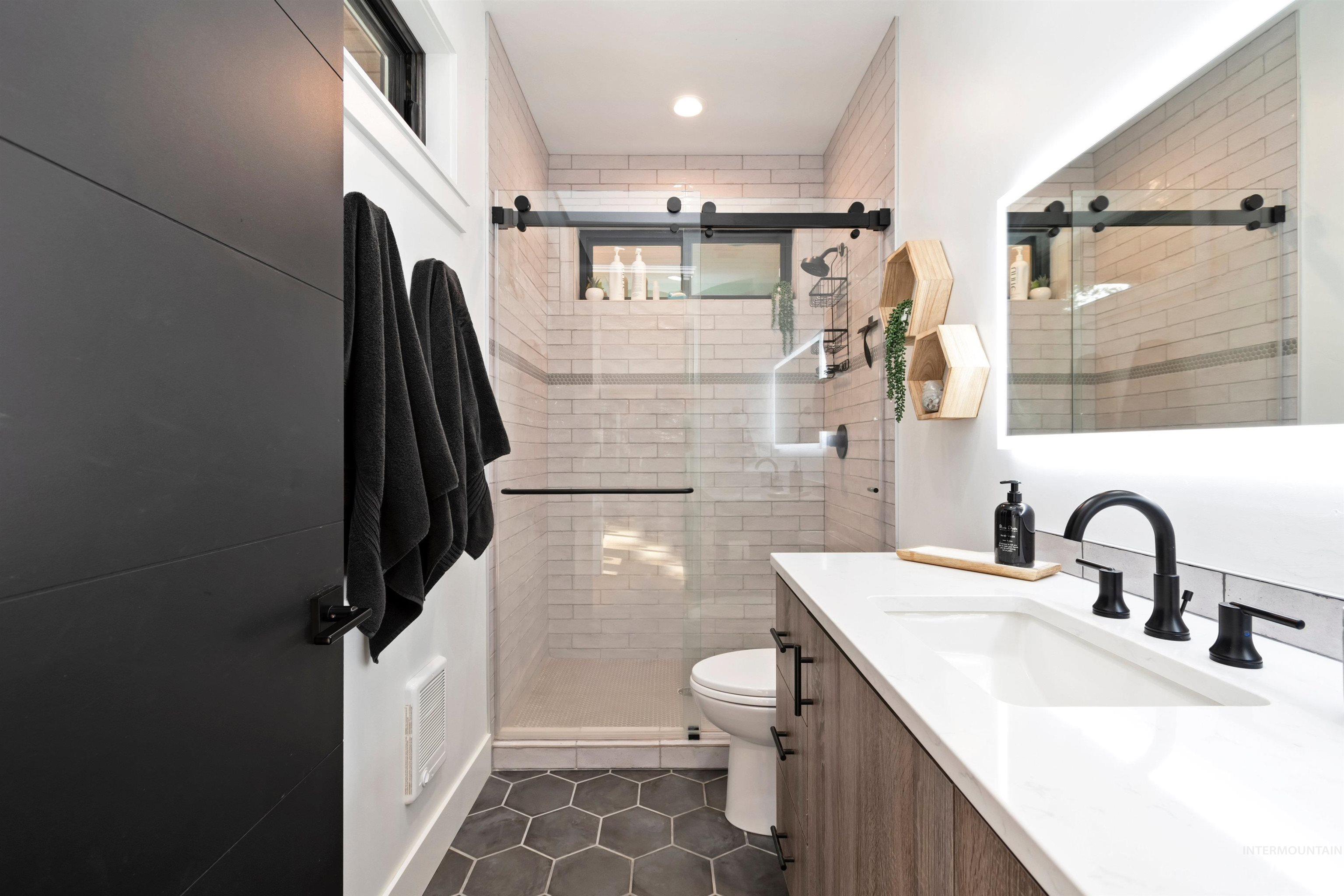 13322 Vili Rd, McCall, Idaho 83638, 3 Bedrooms, 3 Bathrooms, Residential For Sale, Price $1,250,000, 98966552