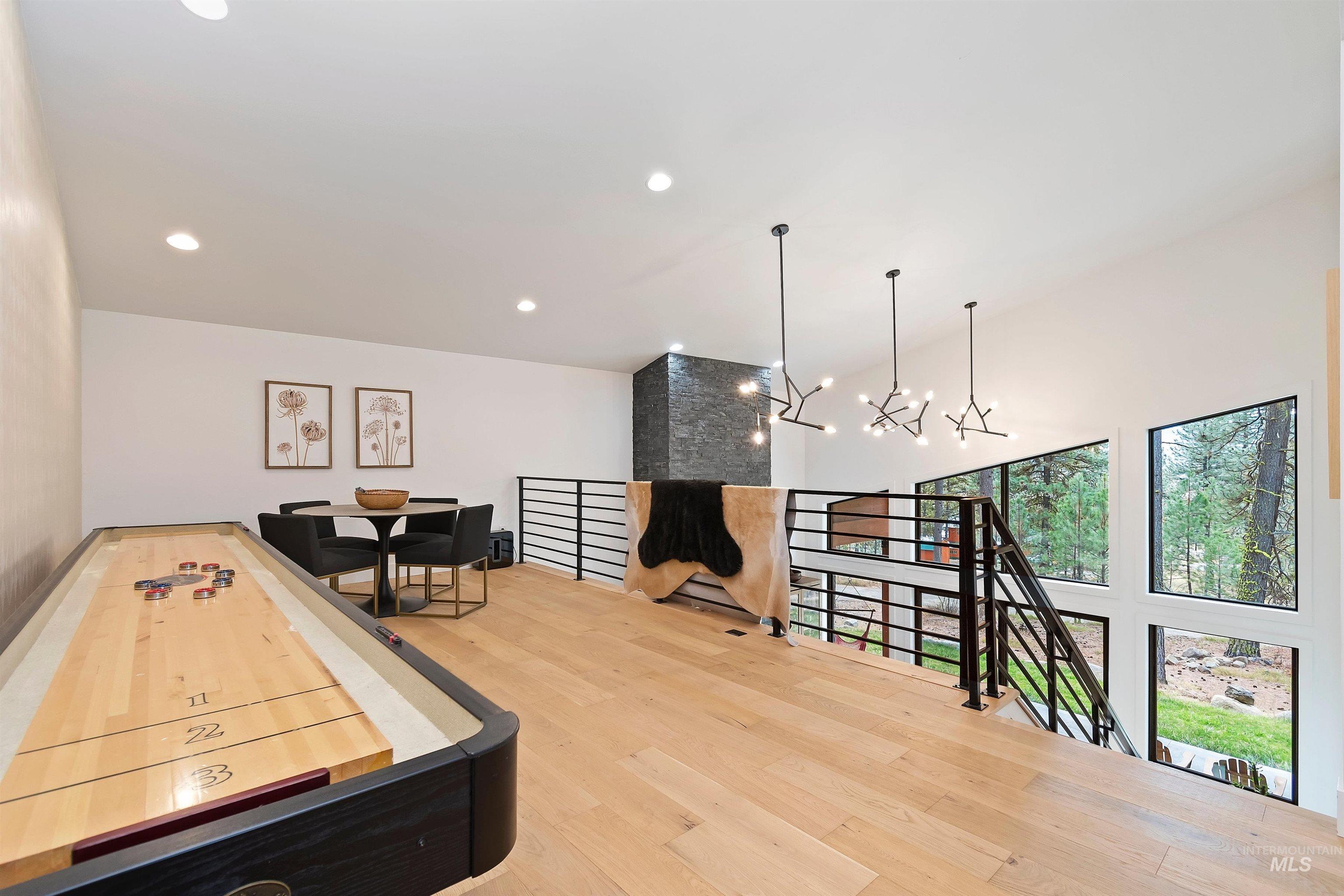 13322 Vili Rd, McCall, Idaho 83638, 3 Bedrooms, 3 Bathrooms, Residential For Sale, Price $1,250,000, 98966552