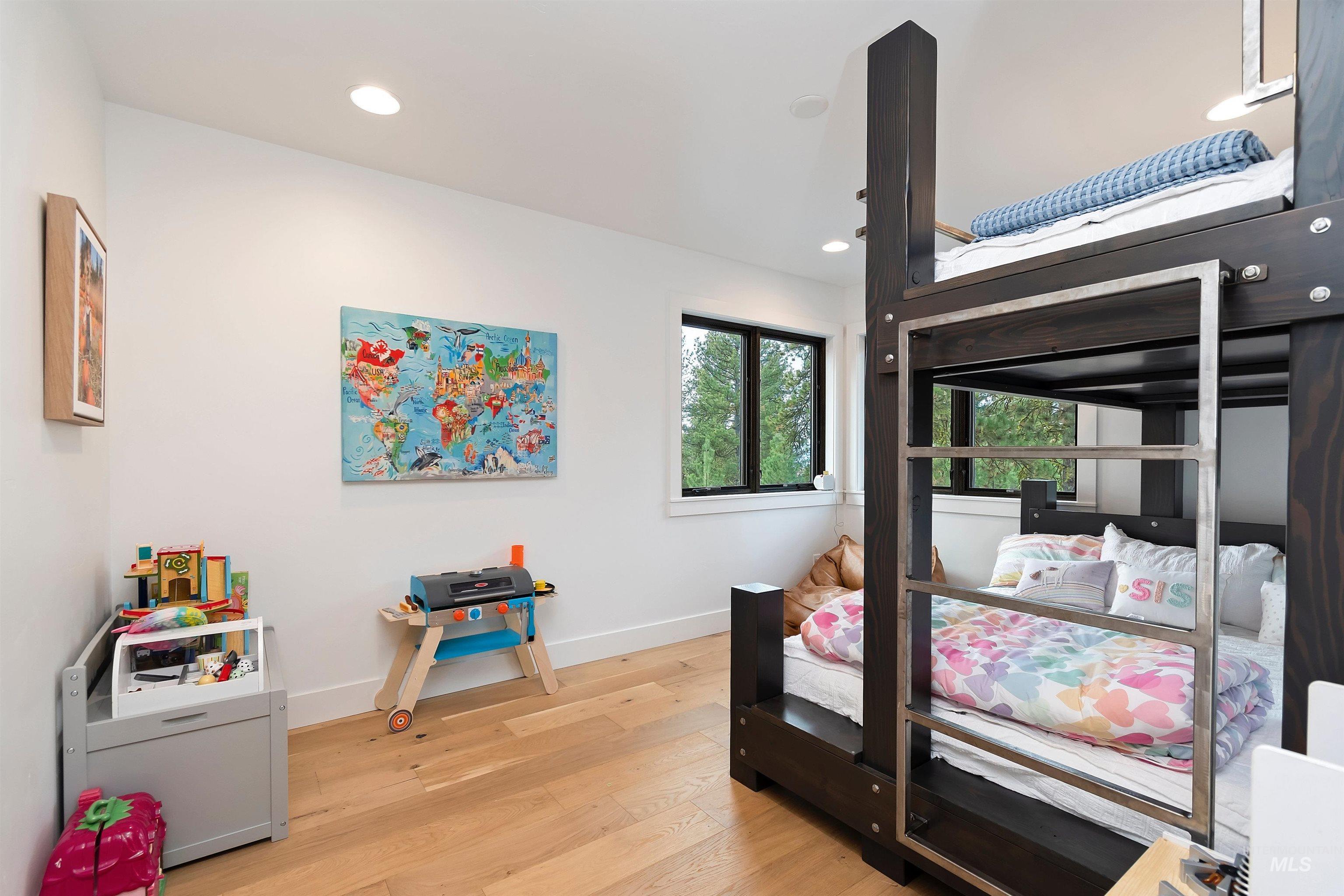 13322 Vili Rd, McCall, Idaho 83638, 3 Bedrooms, 3 Bathrooms, Residential For Sale, Price $1,250,000, 98966552