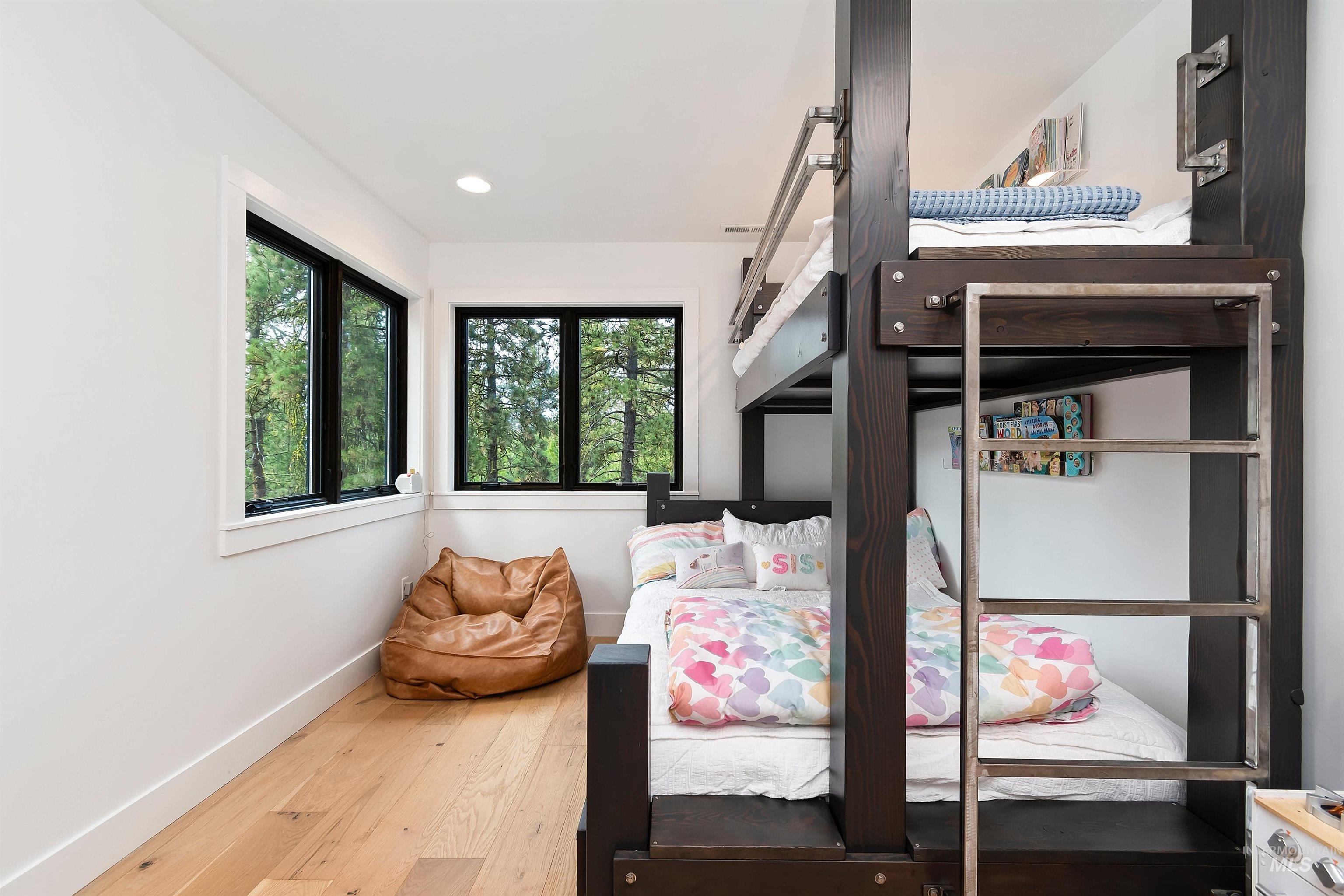 13322 Vili Rd, McCall, Idaho 83638, 3 Bedrooms, 3 Bathrooms, Residential For Sale, Price $1,250,000, 98966552