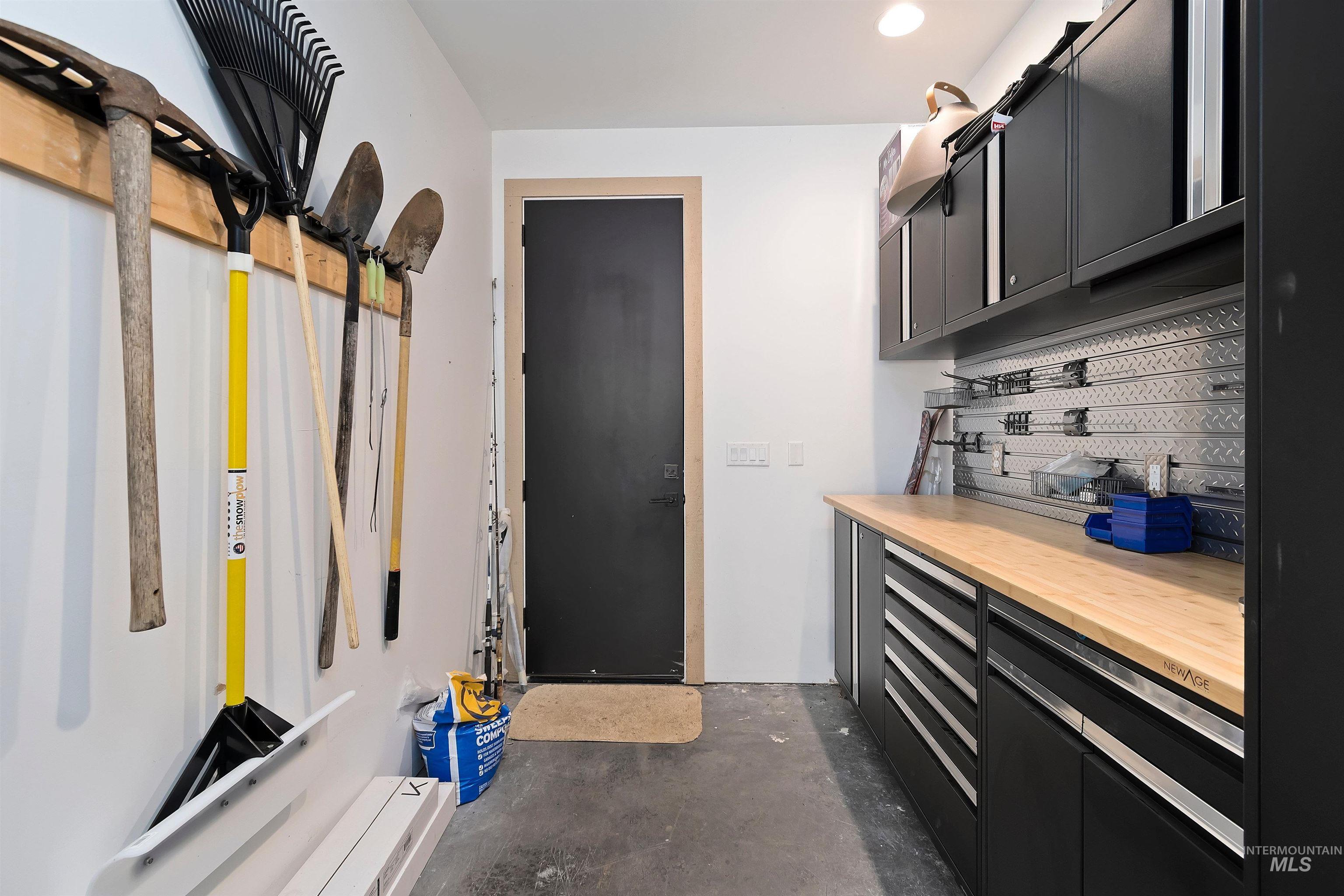 13322 Vili Rd, McCall, Idaho 83638, 3 Bedrooms, 3 Bathrooms, Residential For Sale, Price $1,250,000, 98966552