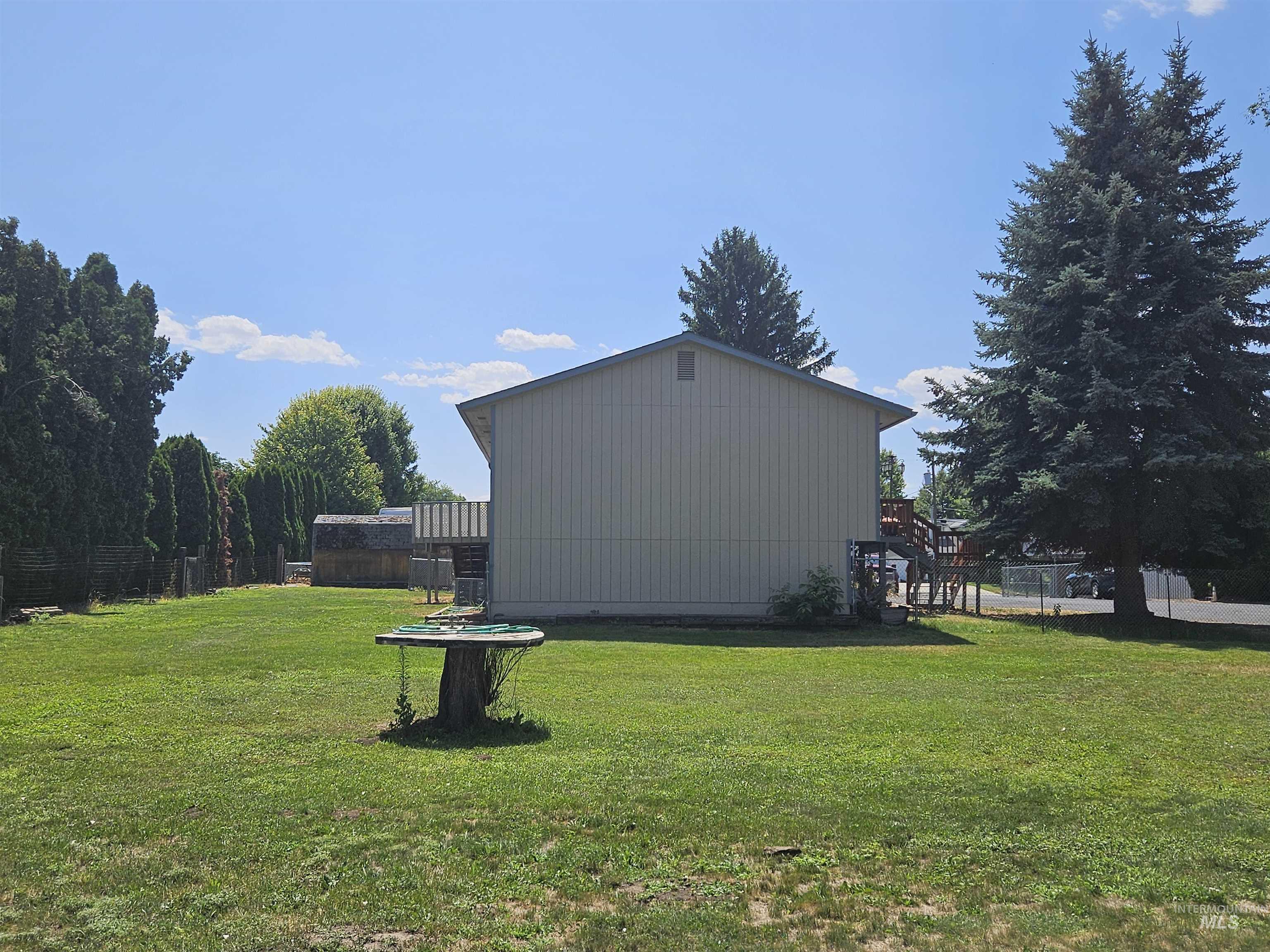 View of home's exterior