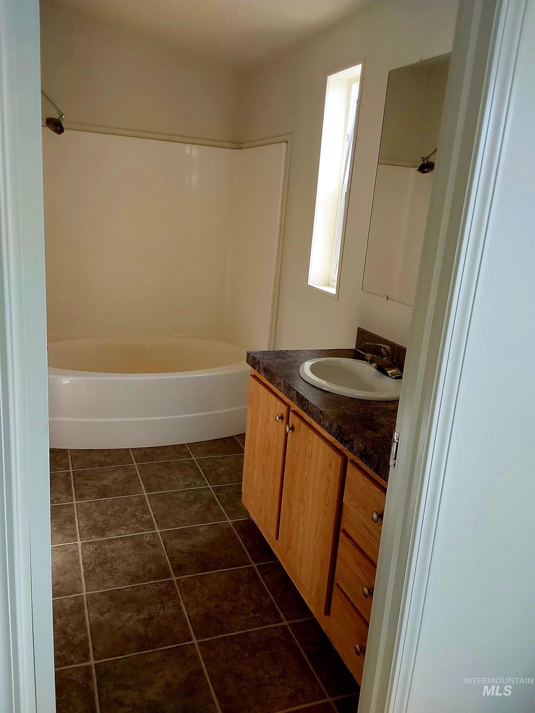 13735 SW Eisenhower Cir, Mountain Home, Idaho 83647, 3 Bedrooms, 2 Bathrooms, Residential For Sale, Price $229,900, 98966556