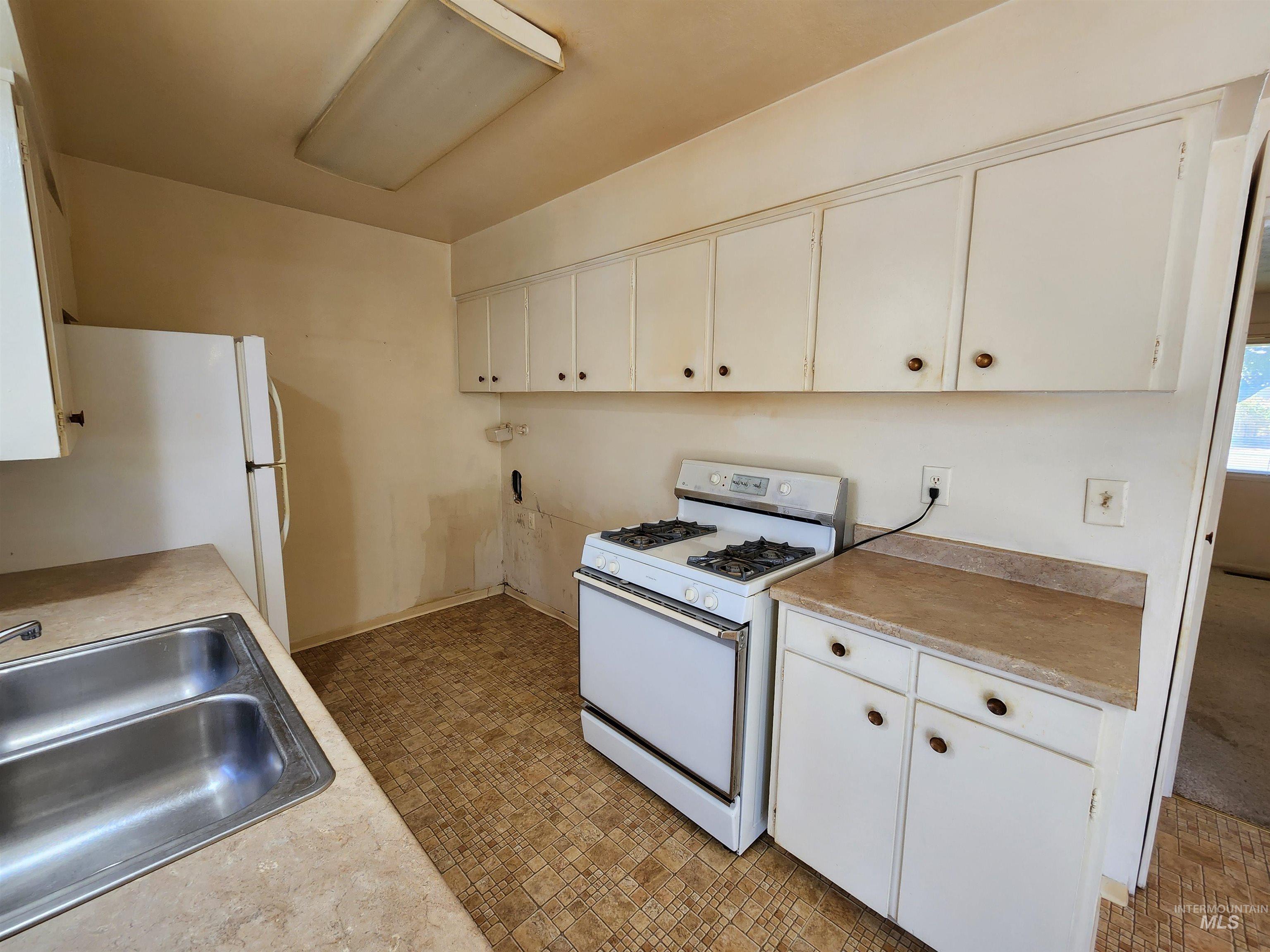 1540 N 10th E, Mountain Home, Idaho 83647-1826, 3 Bedrooms, 1 Bathroom, Residential For Sale, Price $240,000, 98966576