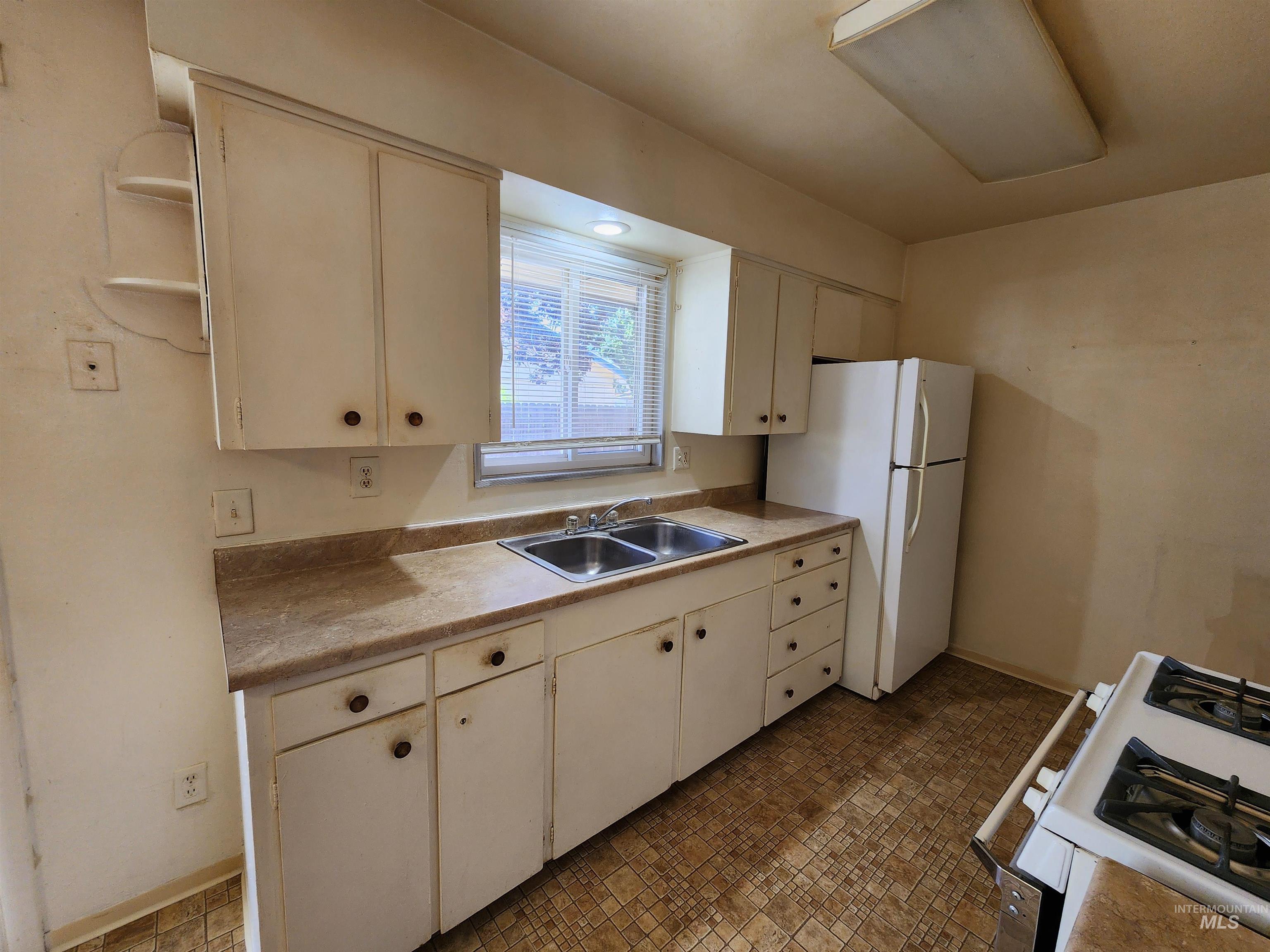 1540 N 10th E, Mountain Home, Idaho 83647-1826, 3 Bedrooms, 1 Bathroom, Residential For Sale, Price $240,000, 98966576