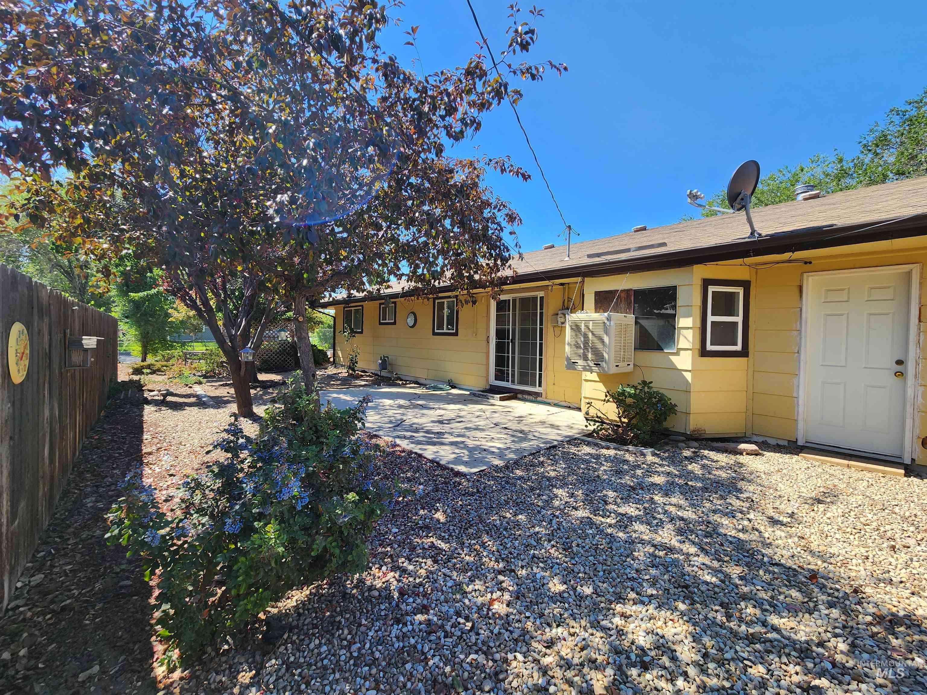 1540 N 10th E, Mountain Home, Idaho 83647-1826, 3 Bedrooms, 1 Bathroom, Residential For Sale, Price $240,000, 98966576