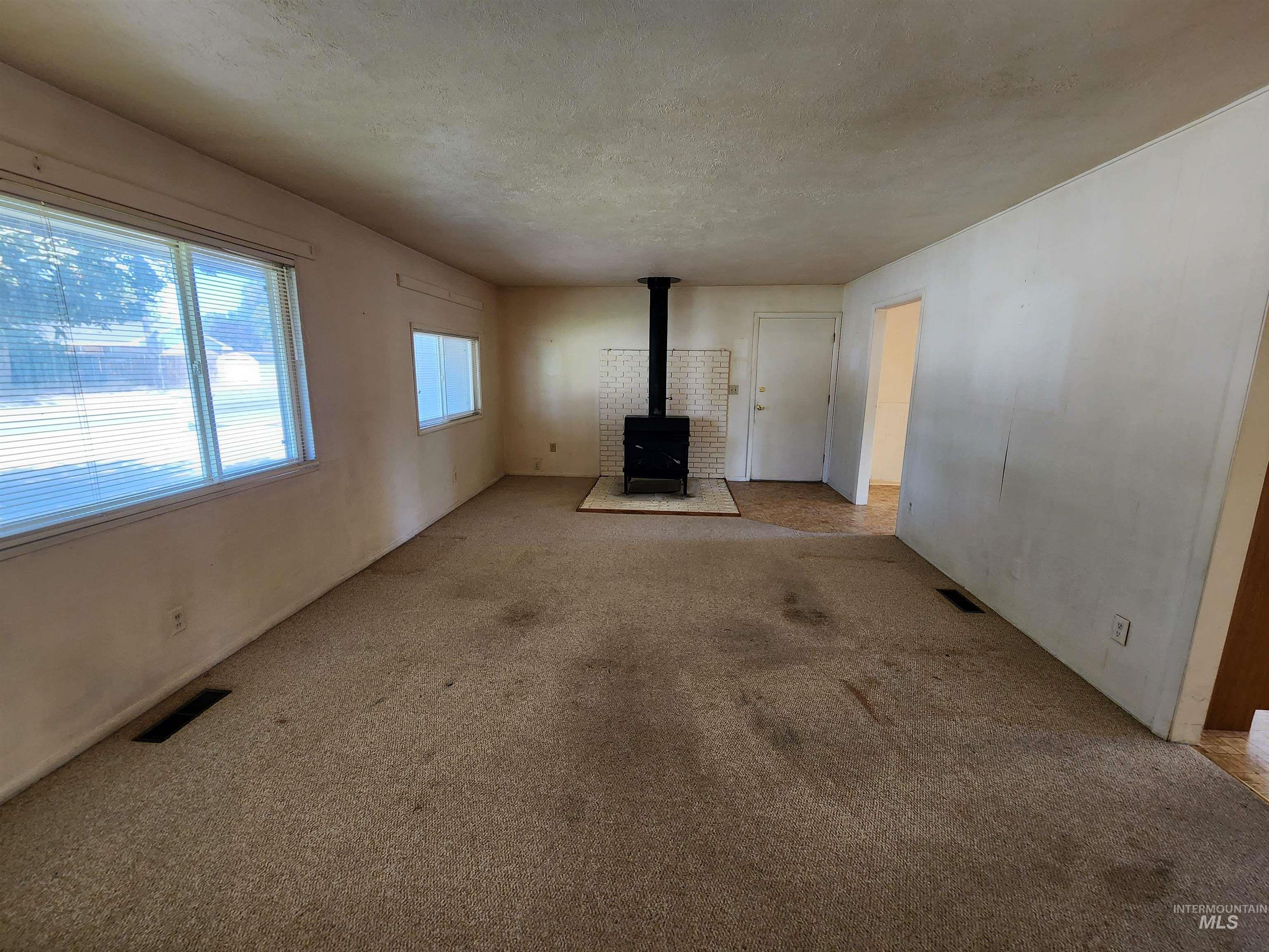 1540 N 10th E, Mountain Home, Idaho 83647-1826, 3 Bedrooms, 1 Bathroom, Residential For Sale, Price $240,000, 98966576