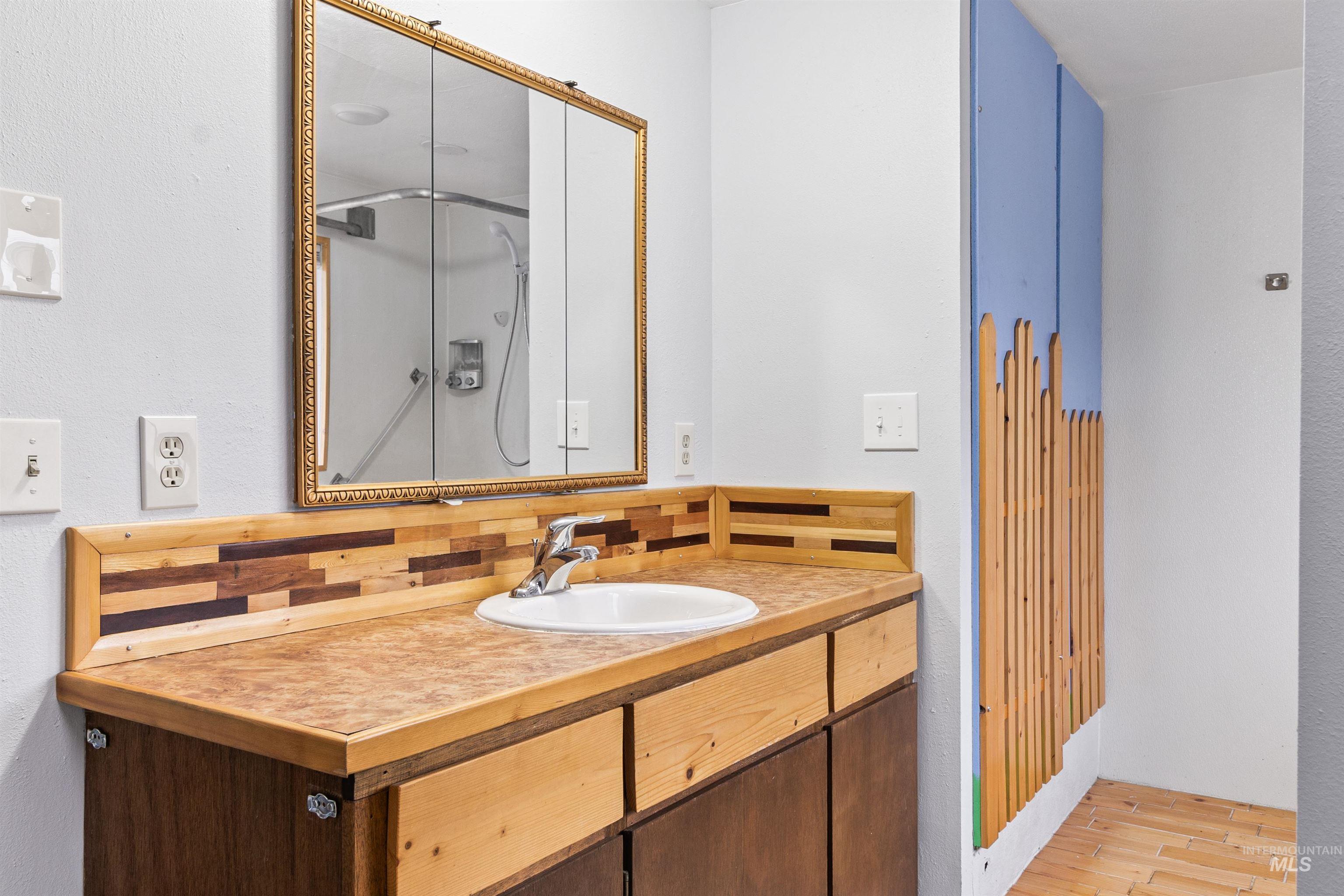 117 N Jackson St, Moscow, Idaho 83843, 2 Bedrooms, 1 Bathroom, Residential For Sale, Price $315,000, 98966586