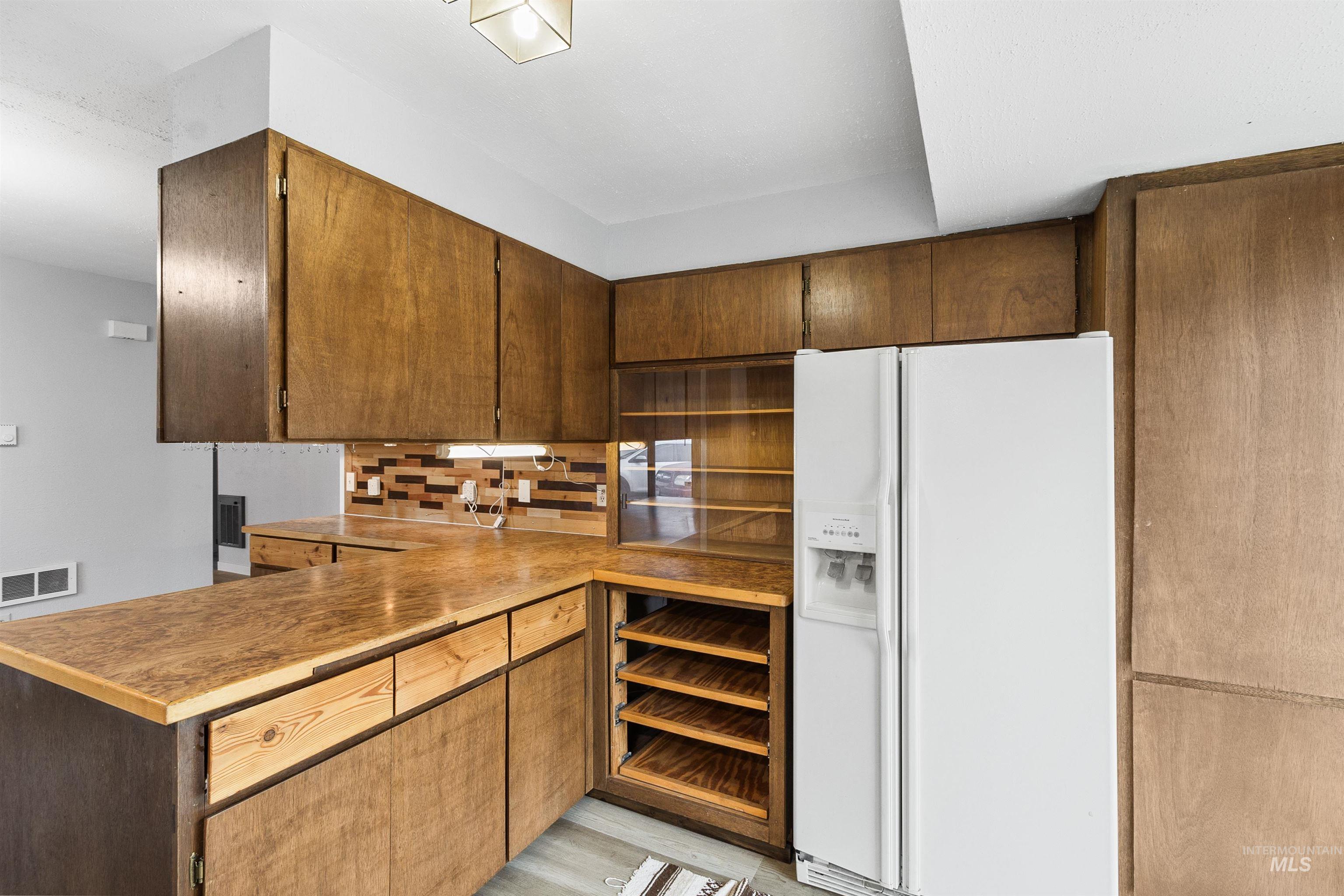 117 N Jackson St, Moscow, Idaho 83843, 2 Bedrooms, 1 Bathroom, Residential For Sale, Price $315,000, 98966586