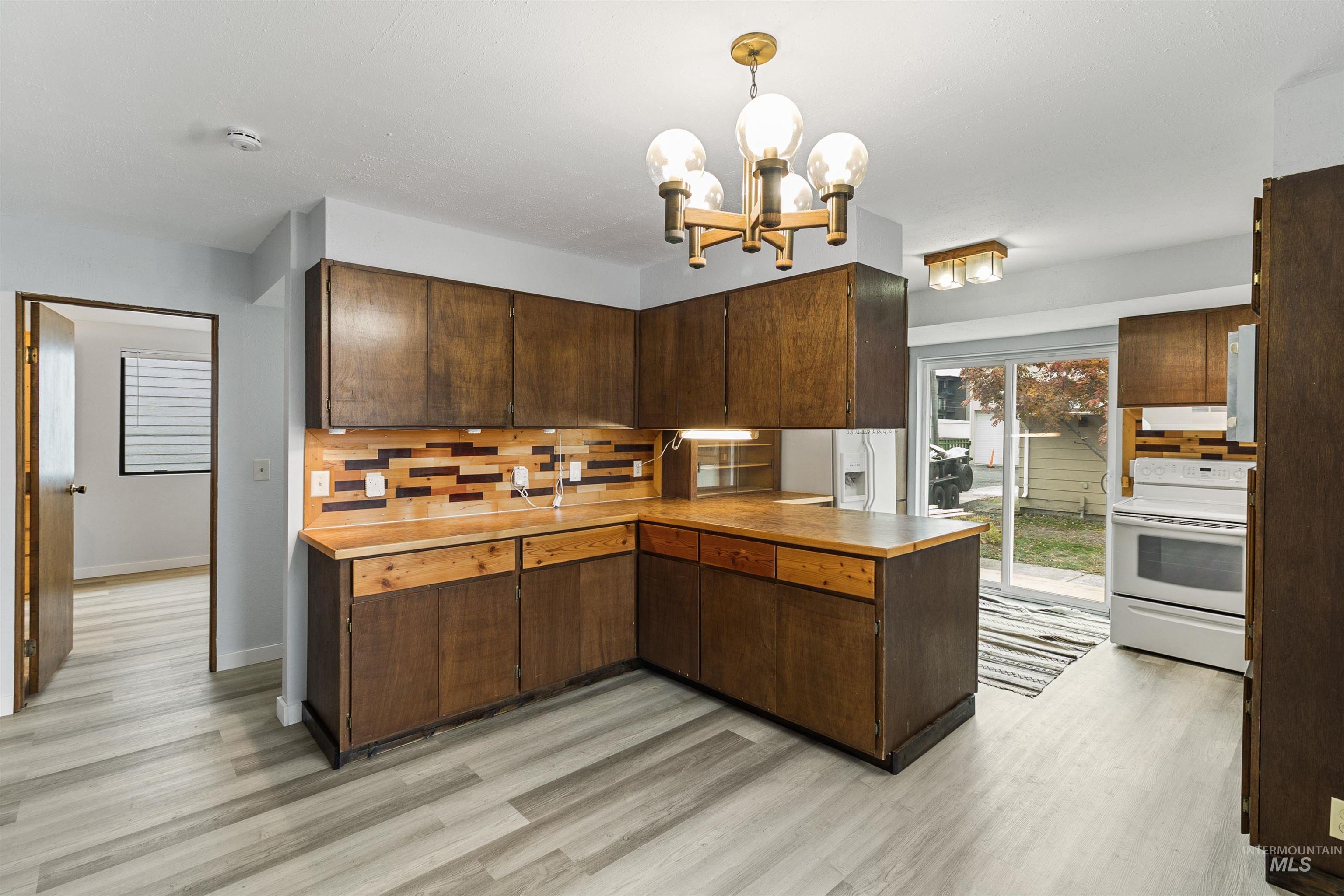 117 N Jackson St, Moscow, Idaho 83843, 2 Bedrooms, 1 Bathroom, Residential For Sale, Price $315,000, 98966586