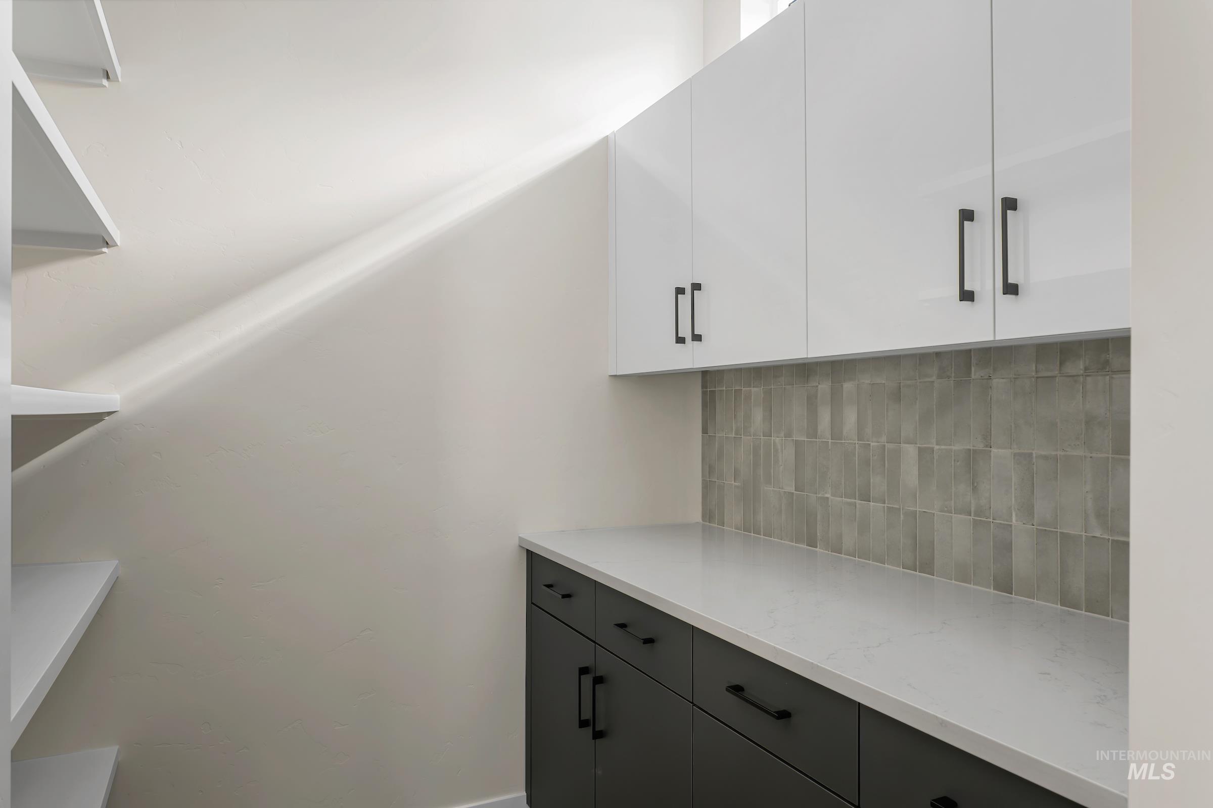 Detailed view of tasteful backsplash