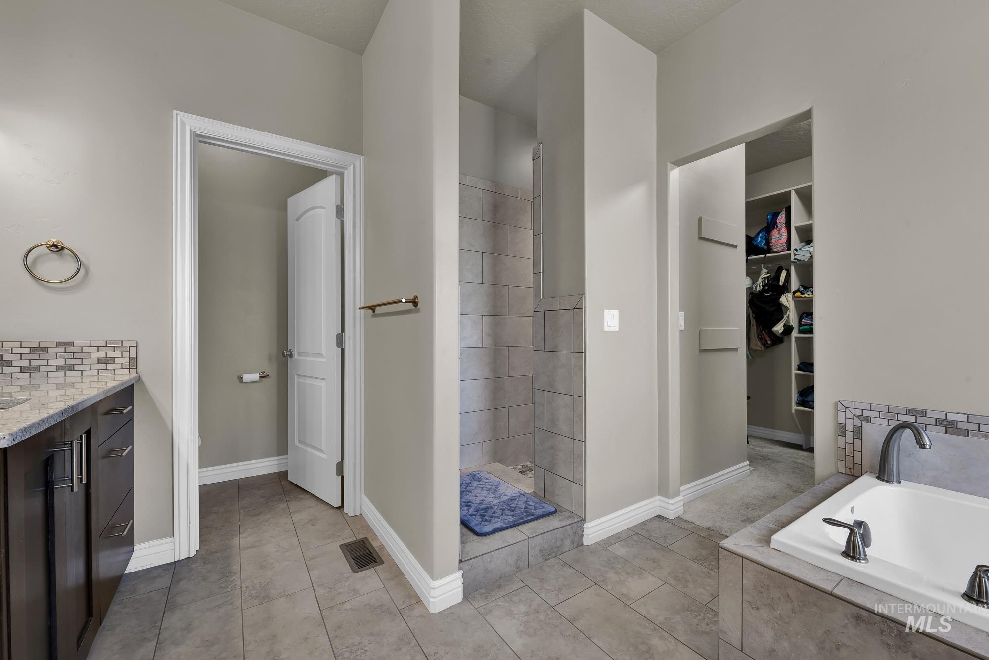 12220 Apple Rose Way, Nampa, Idaho 83651, 3 Bedrooms, 2.5 Bathrooms, Residential For Sale, Price $1,080,000, 98966591