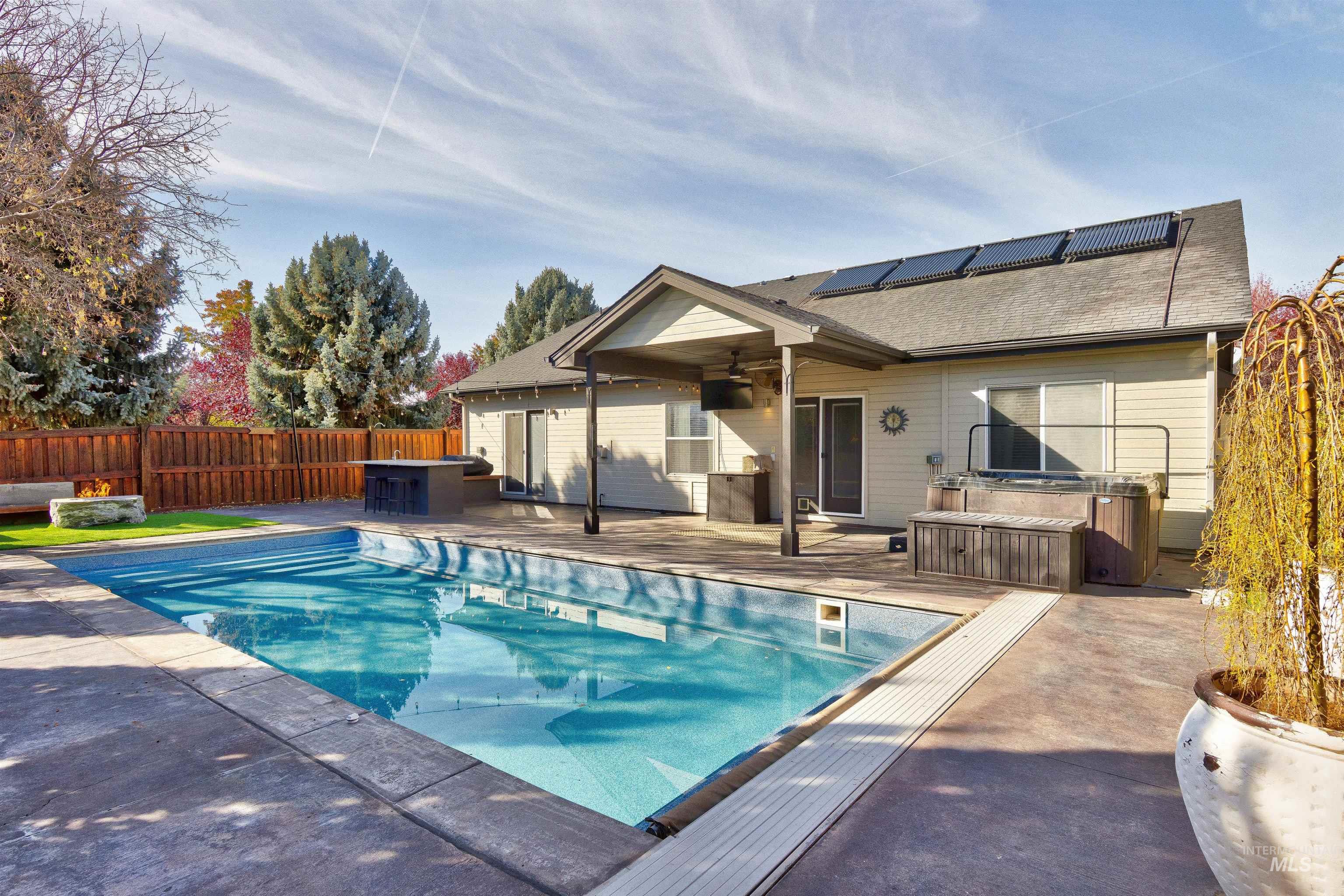 2079 W Marten Creek, Meridian, Idaho 83646, 4 Bedrooms, 2 Bathrooms, Residential For Sale, Price $575,000, 98966610